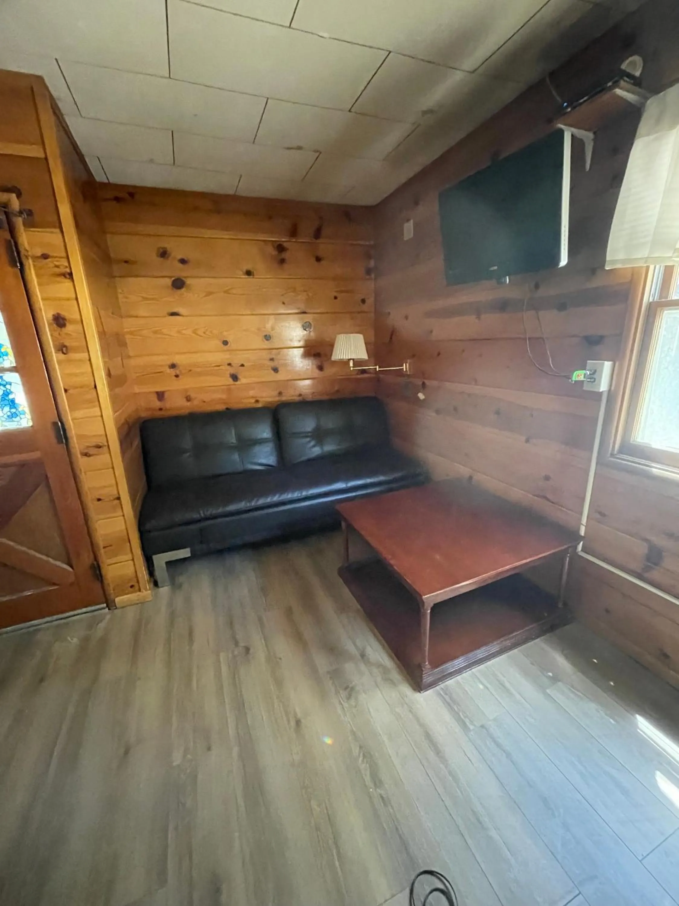 Living room in Mountain View Cabins