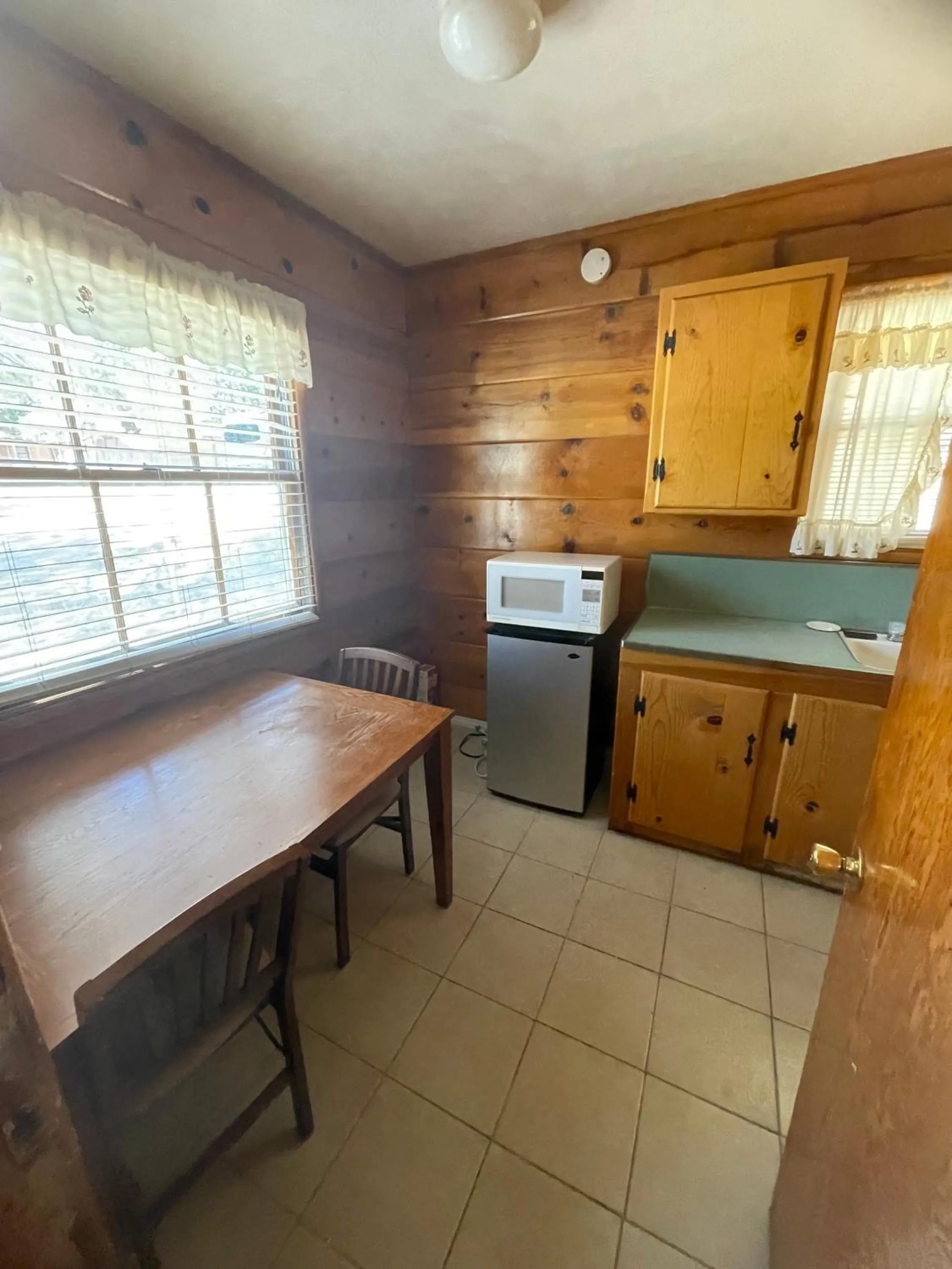 kitchen in Mountain View Cabins