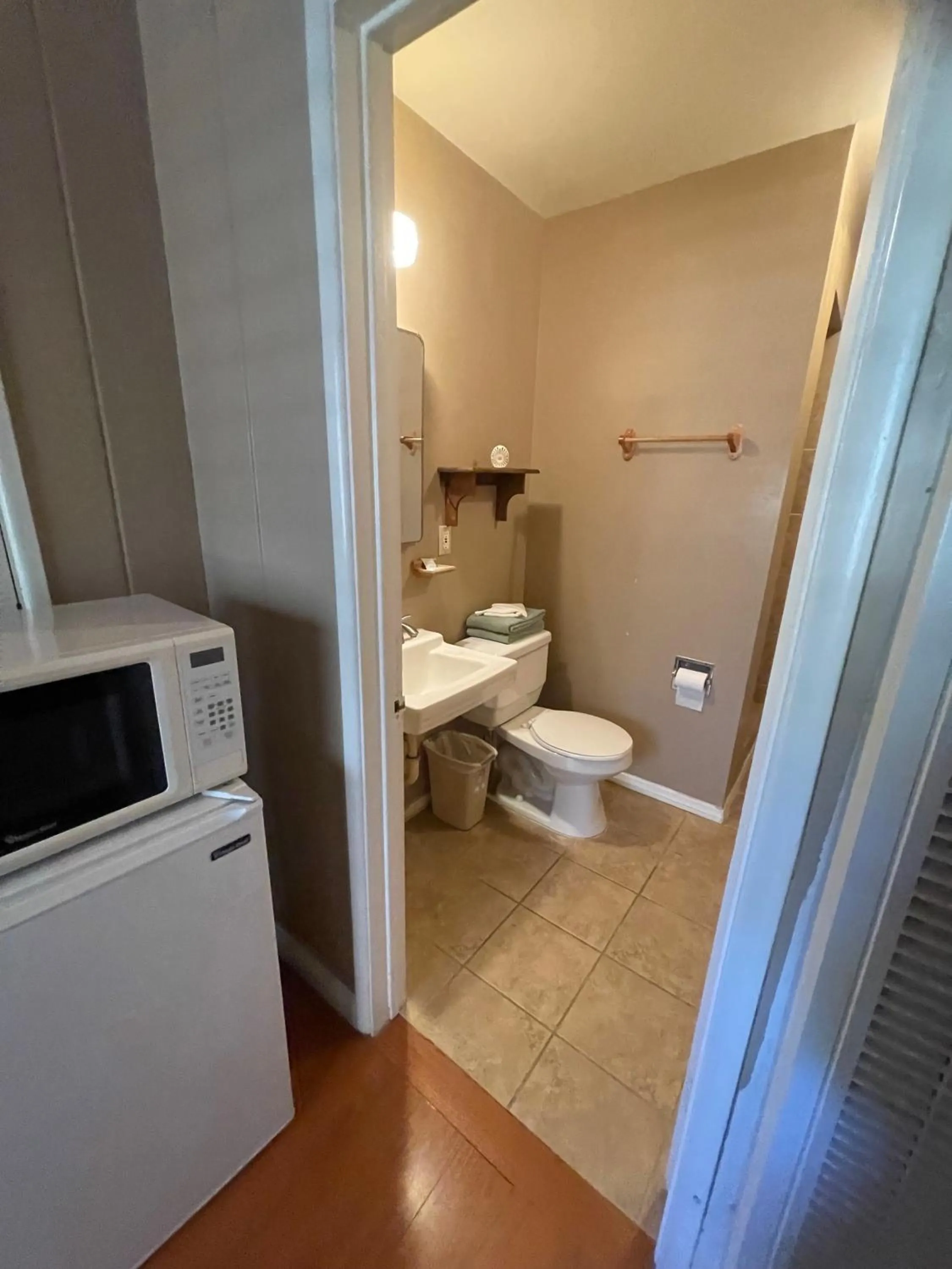 Bathroom in Mountain View Cabins