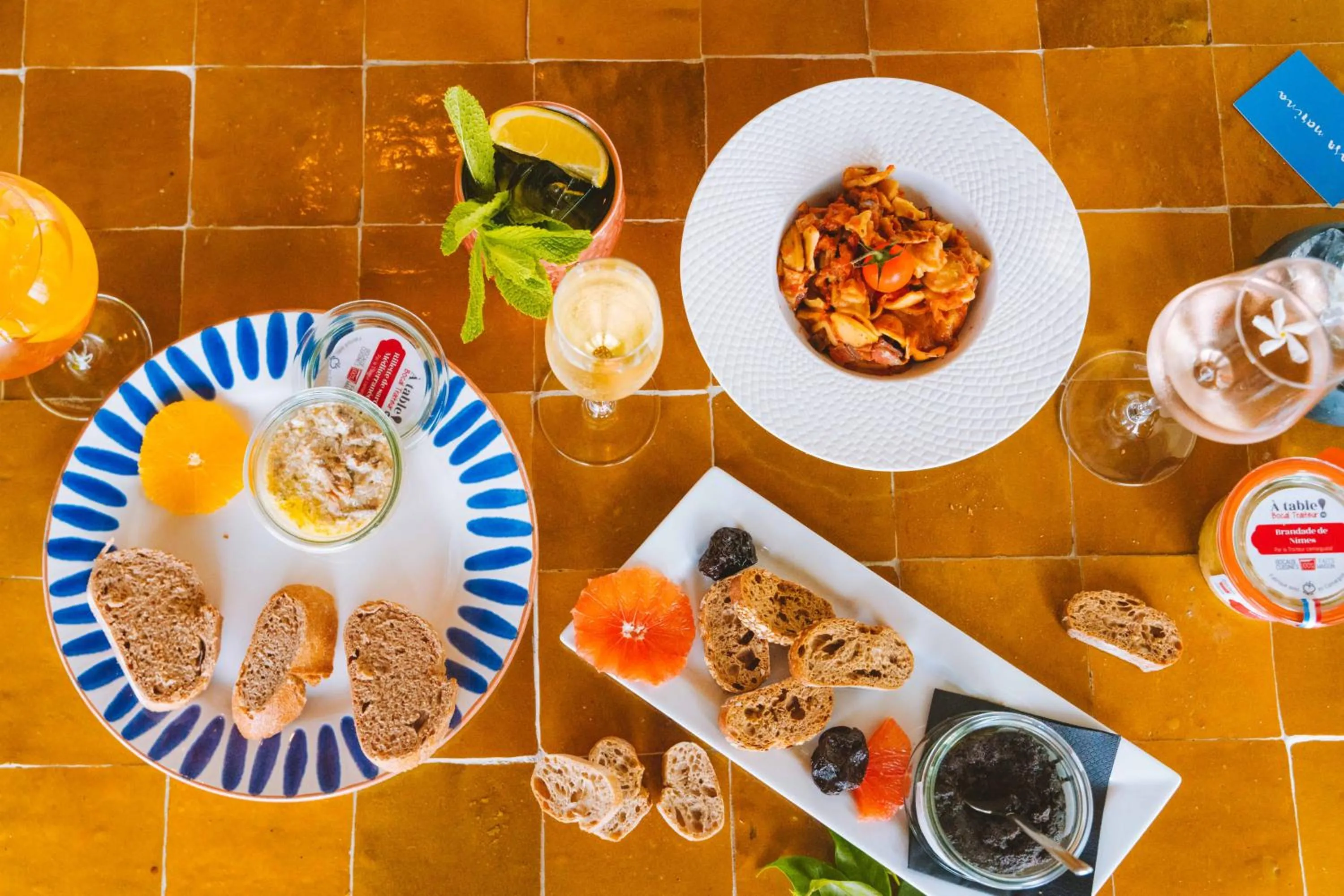 Restaurant/places to eat in Hôtel Casa Marina