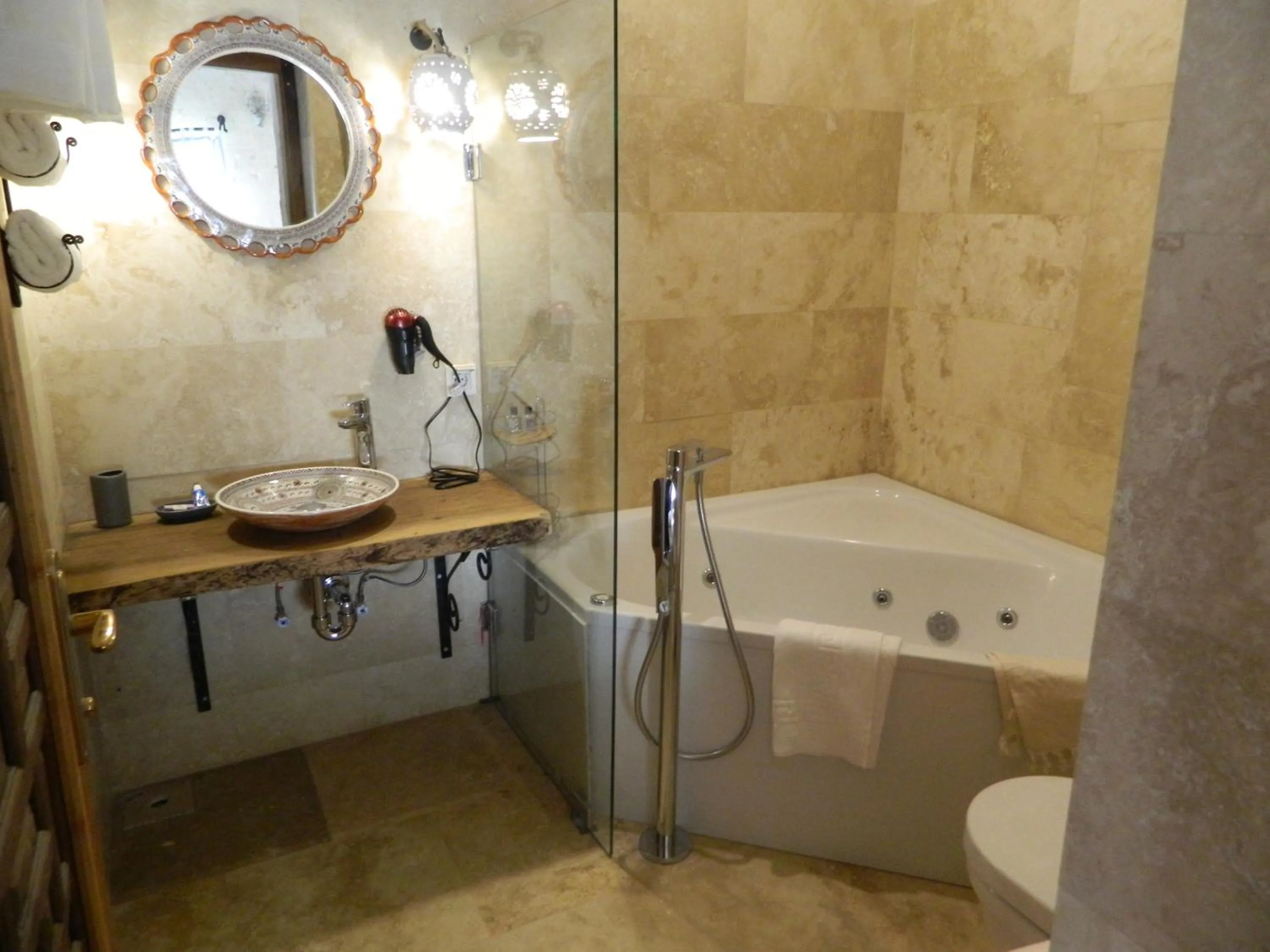 Shower in Pigeon Hotel Cappadocia