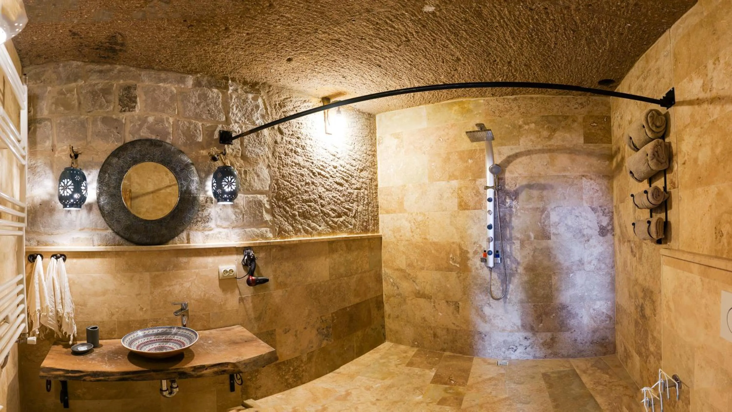 Shower in Pigeon Hotel Cappadocia