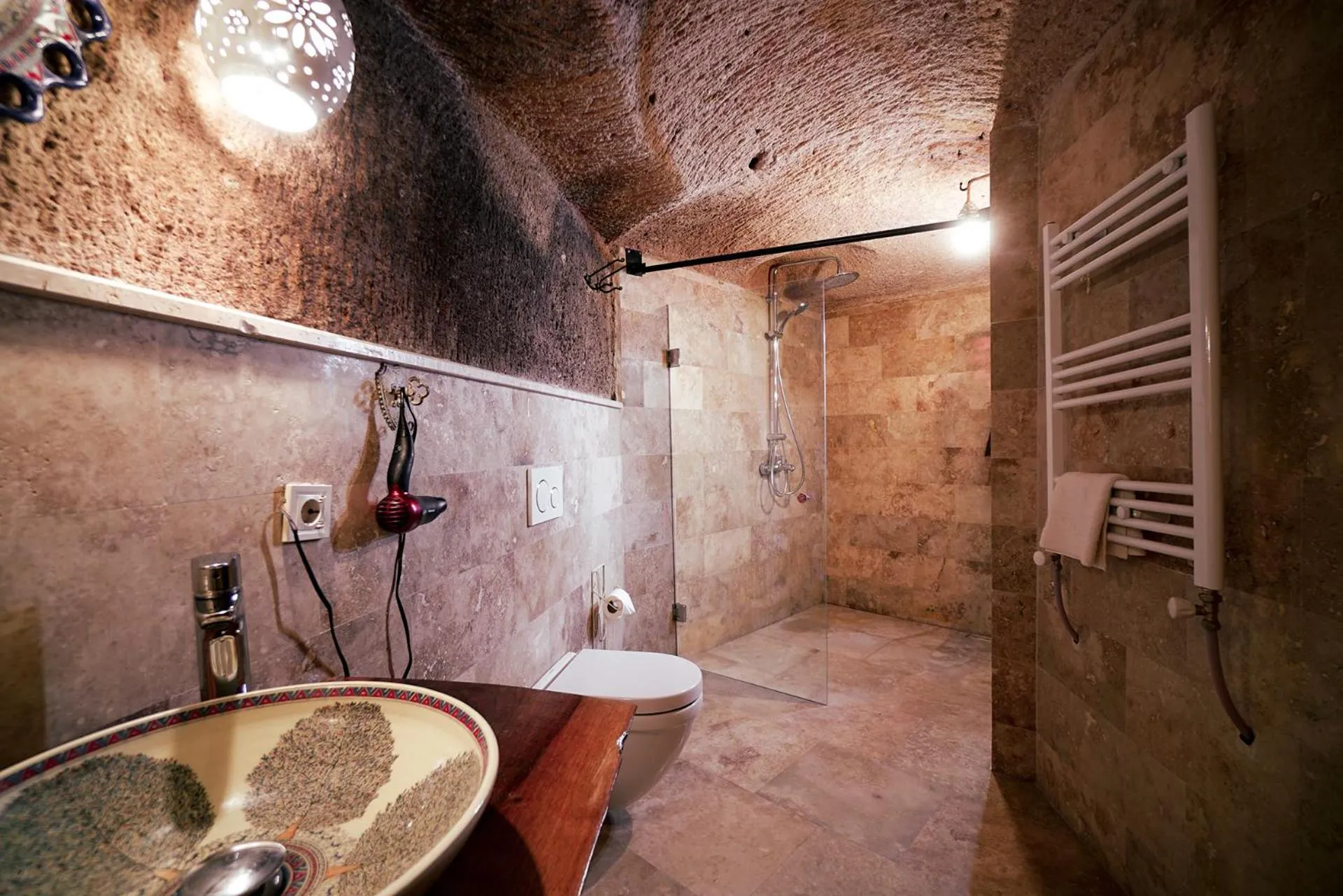 Shower in Pigeon Hotel Cappadocia