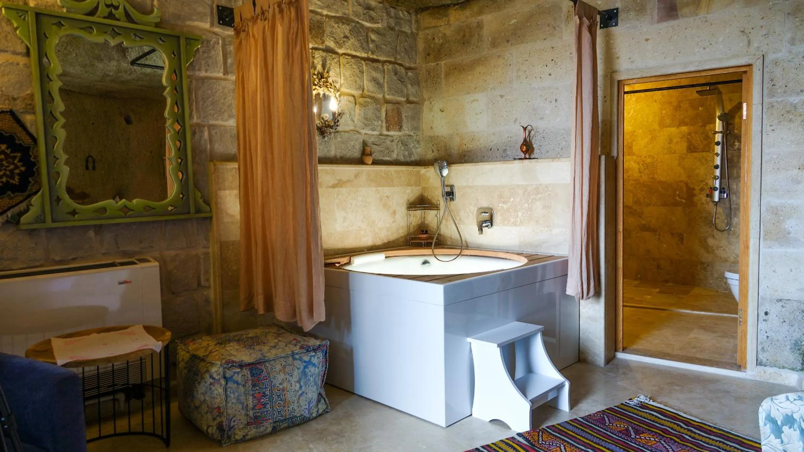 Hot Tub in Pigeon Hotel Cappadocia