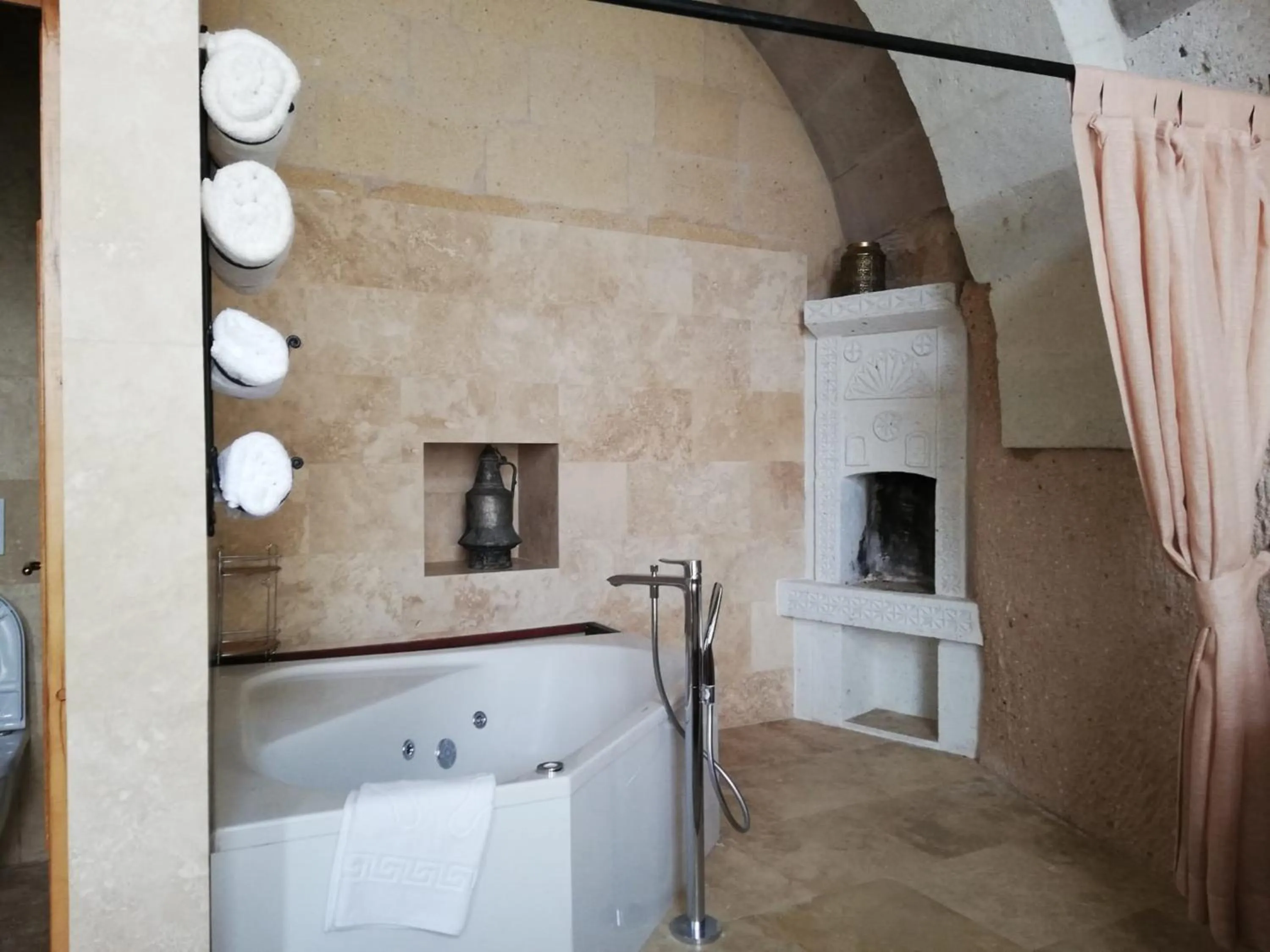 Hot Tub in Pigeon Hotel Cappadocia