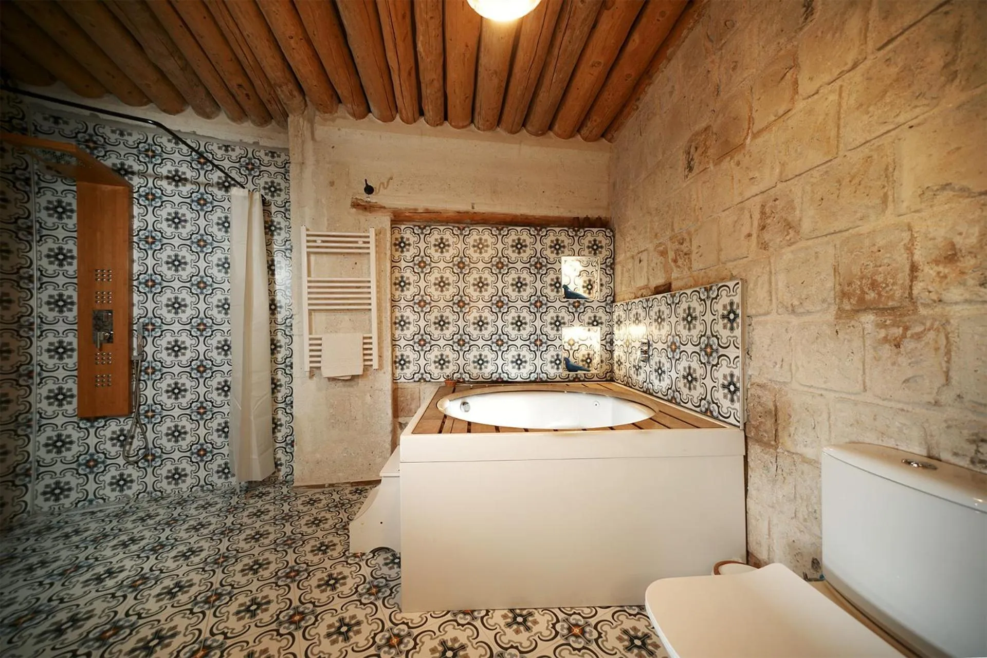 Shower in Pigeon Hotel Cappadocia