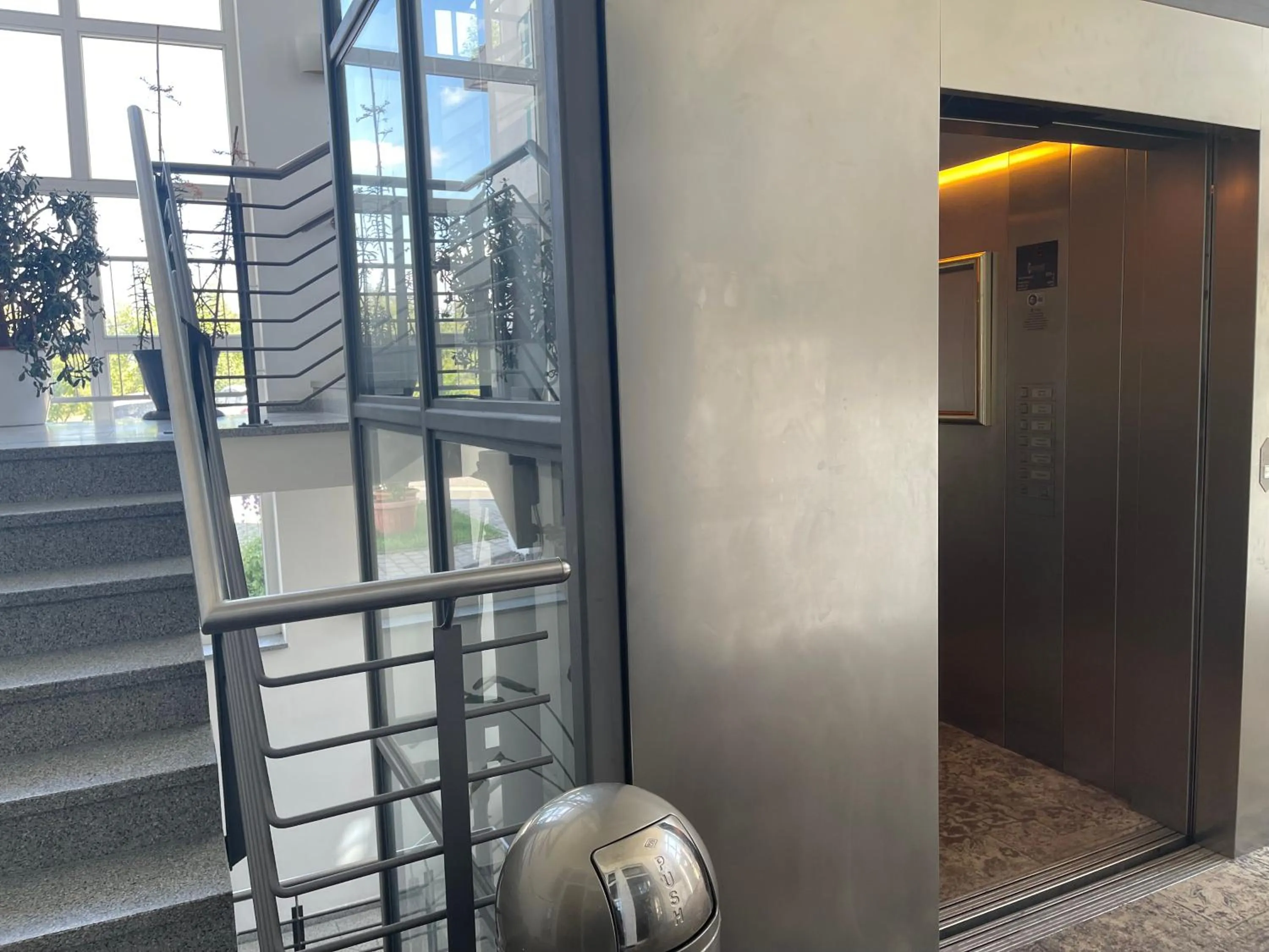 elevator in Hotel Zum Bären