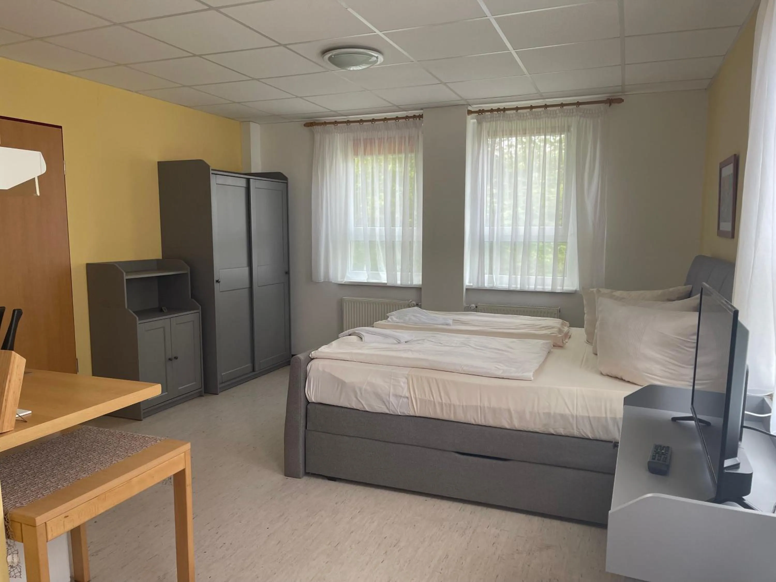 Photo of the whole room, Bed in Hotel Zum Bären