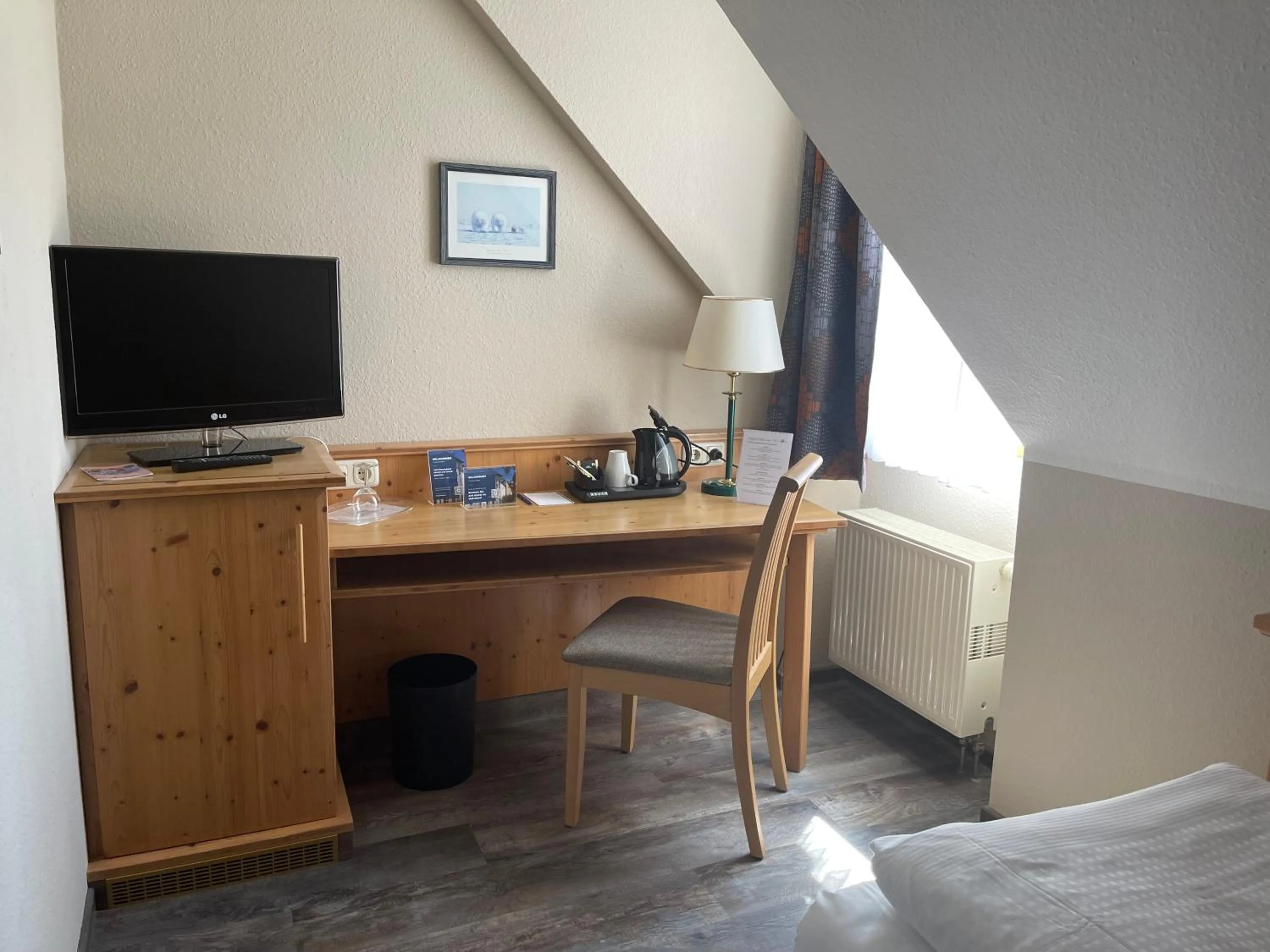 Photo of the whole room in Hotel Zum Bären