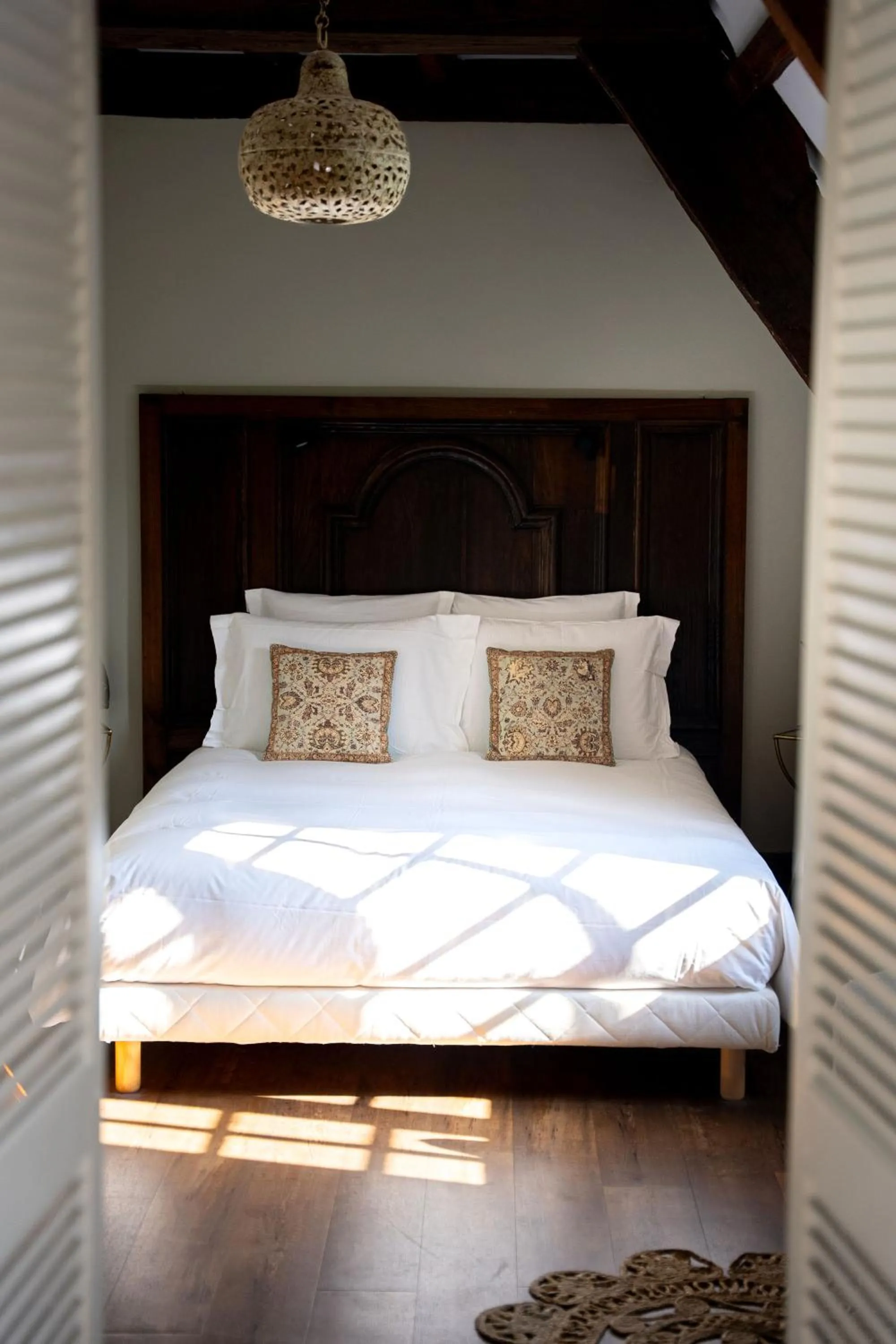 Photo of the whole room, Bed in La Meffrais 1741 - Manoir Élégant - B&B - Parking - 3 min de Dinan