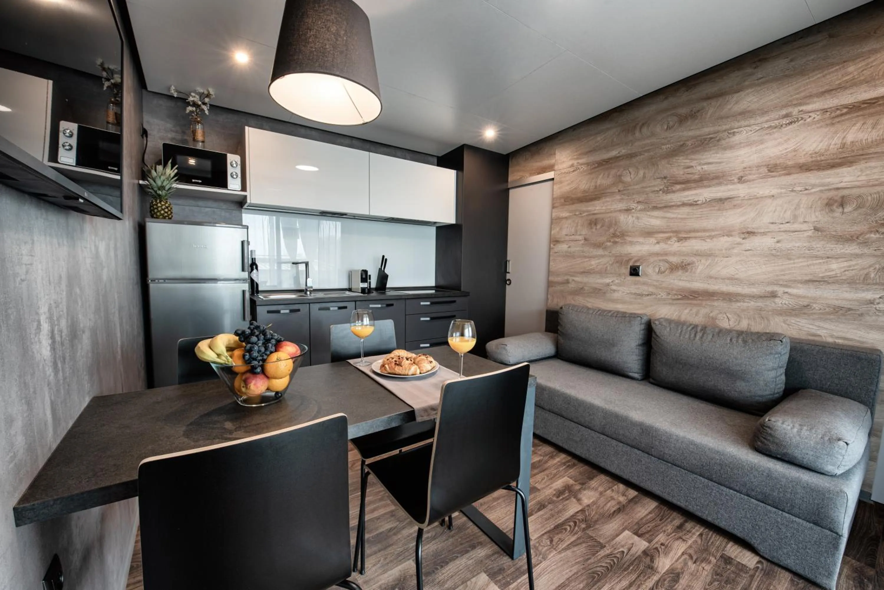 Kitchen or kitchenette in Adrialux Camping Mobile Homes