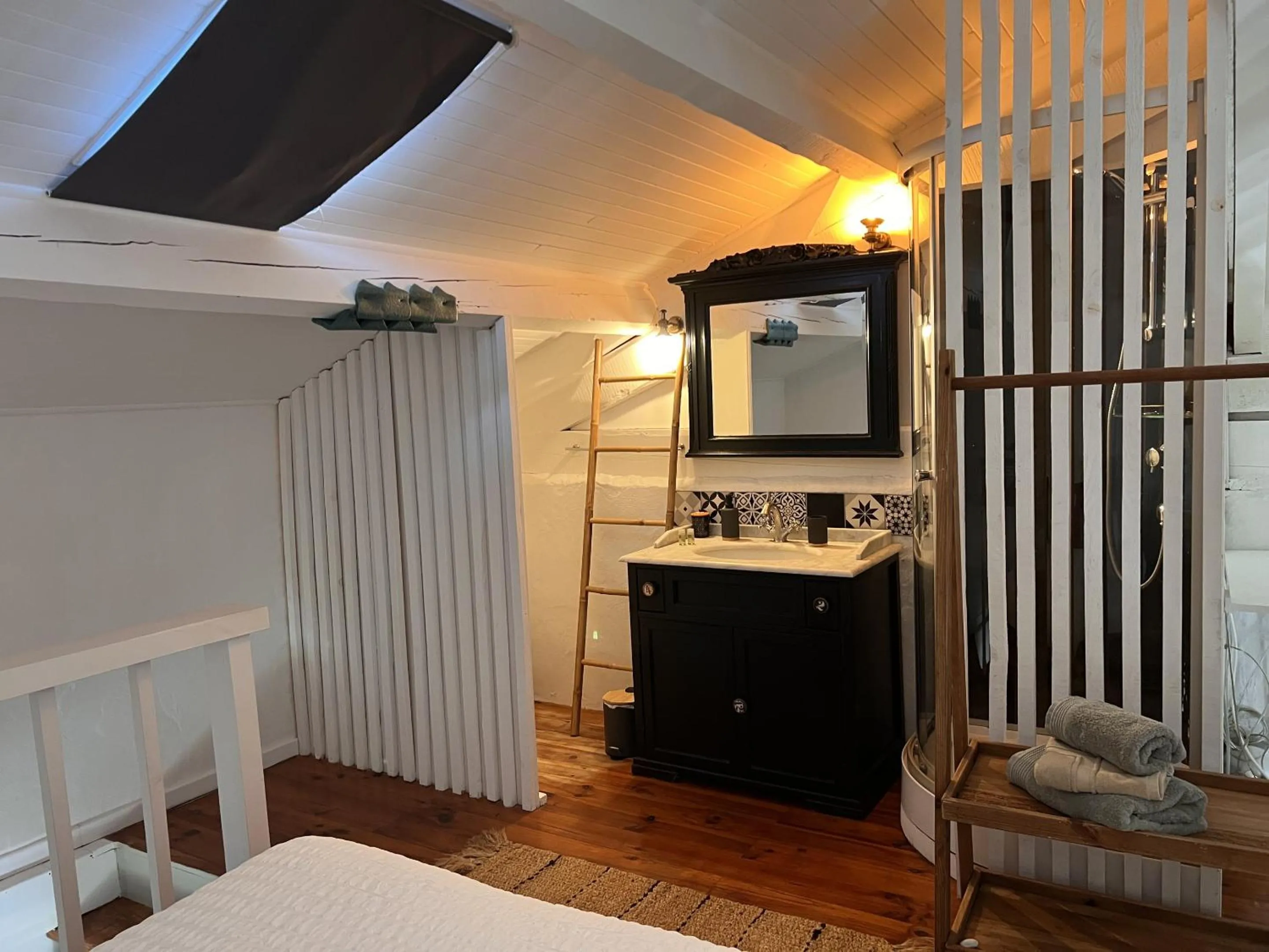 Bathroom, Bed in Mas d'Auseu