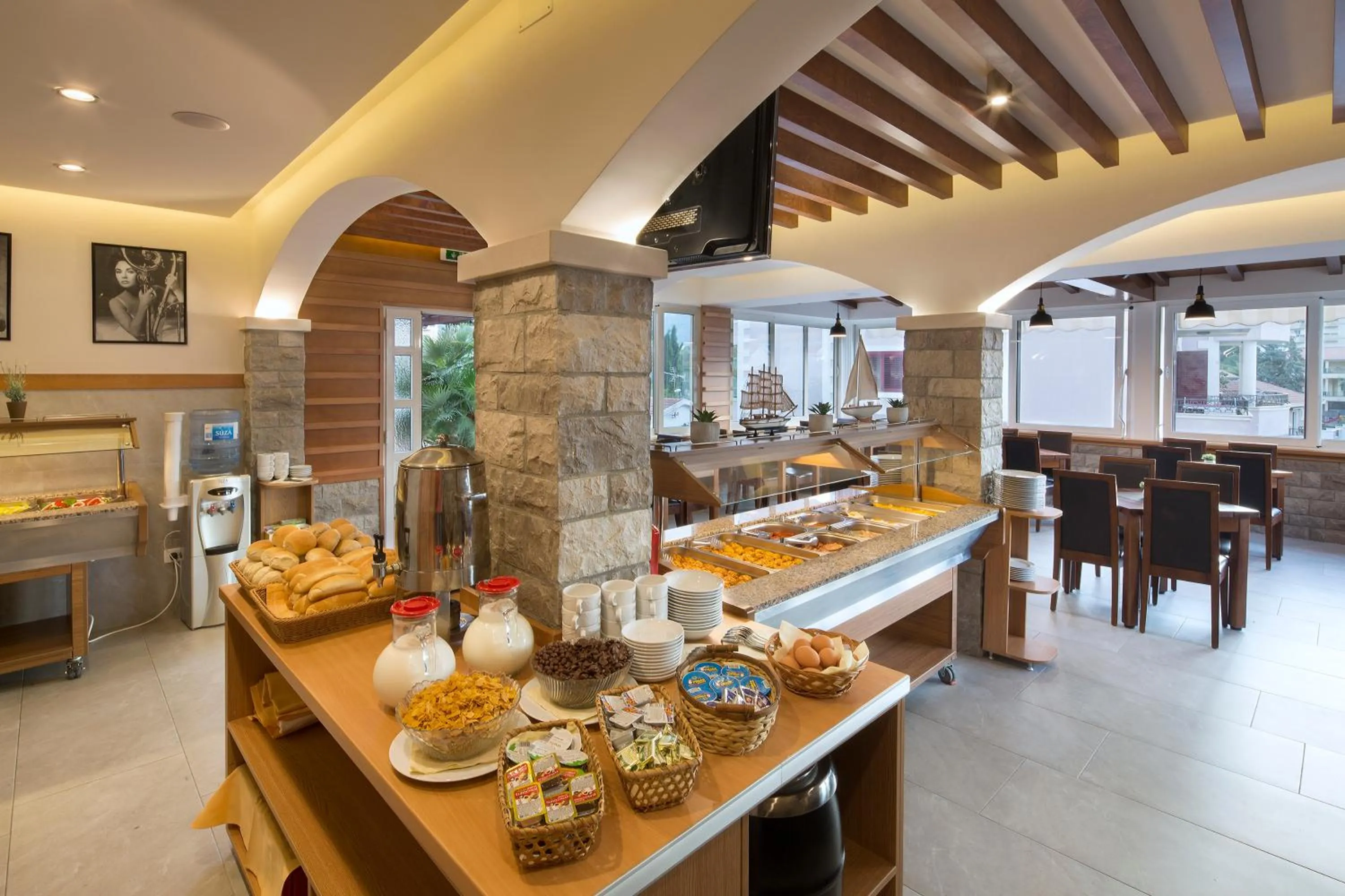 Buffet breakfast in Villa Ljubanovic