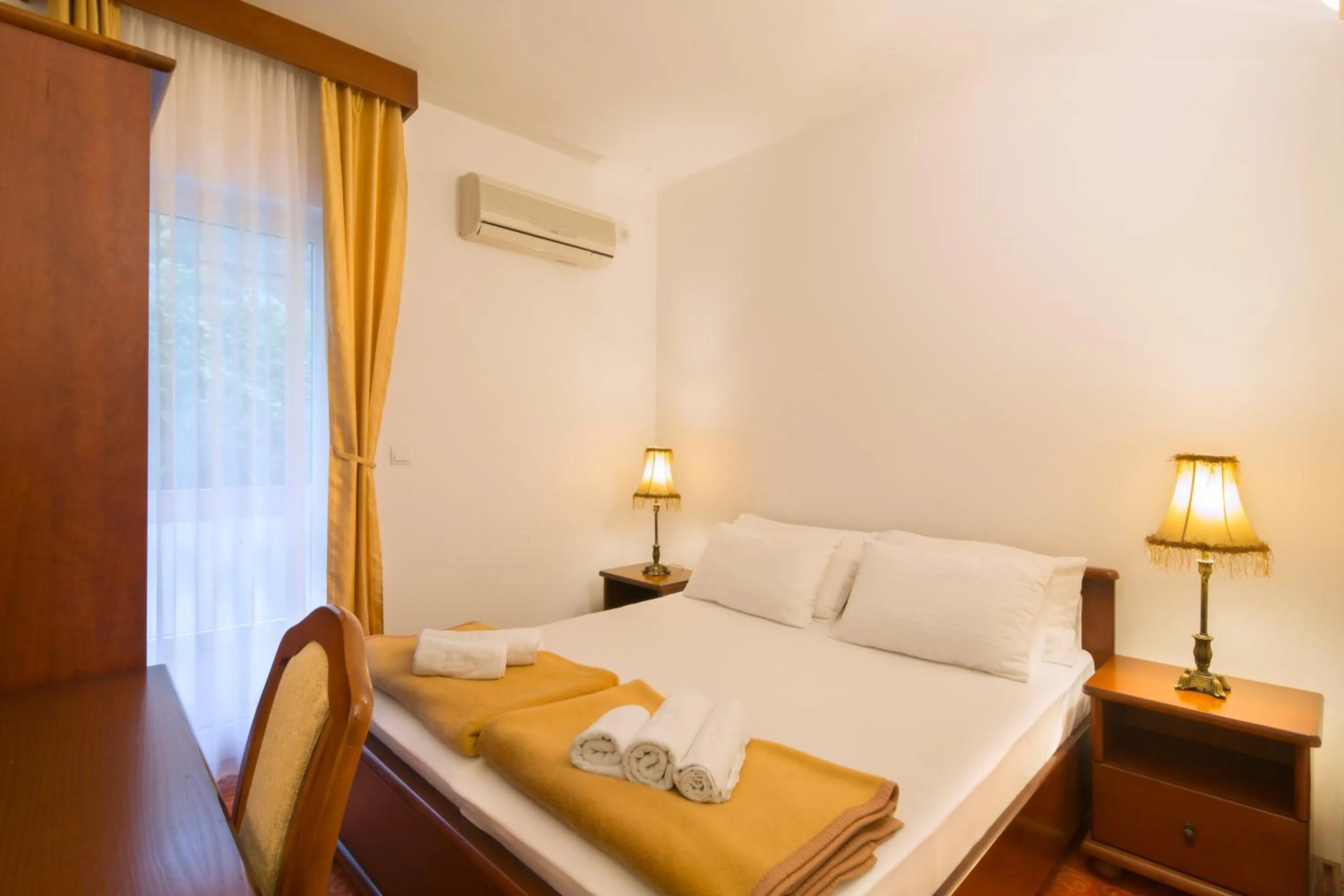 Bed in Villa Ljubanovic