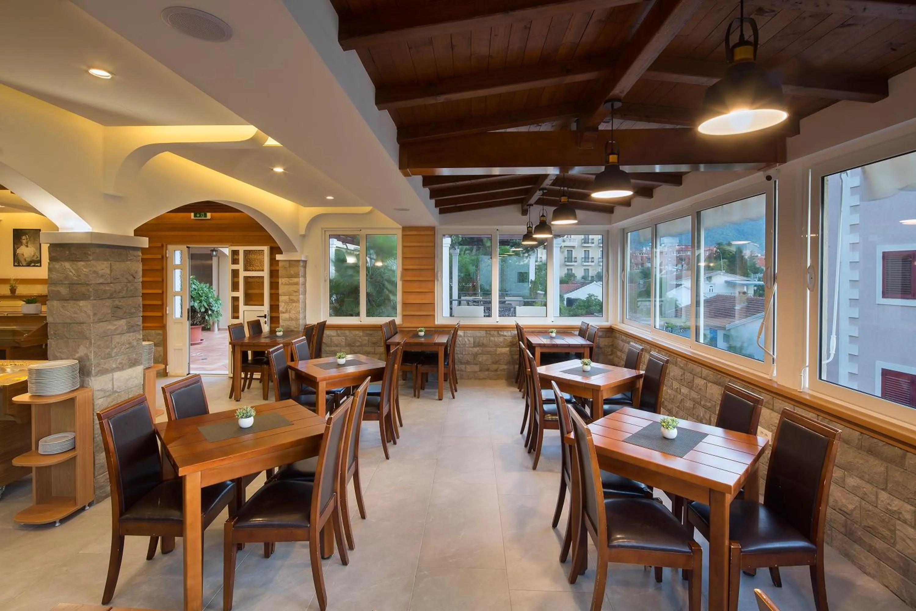 Restaurant/places to eat in Villa Ljubanovic