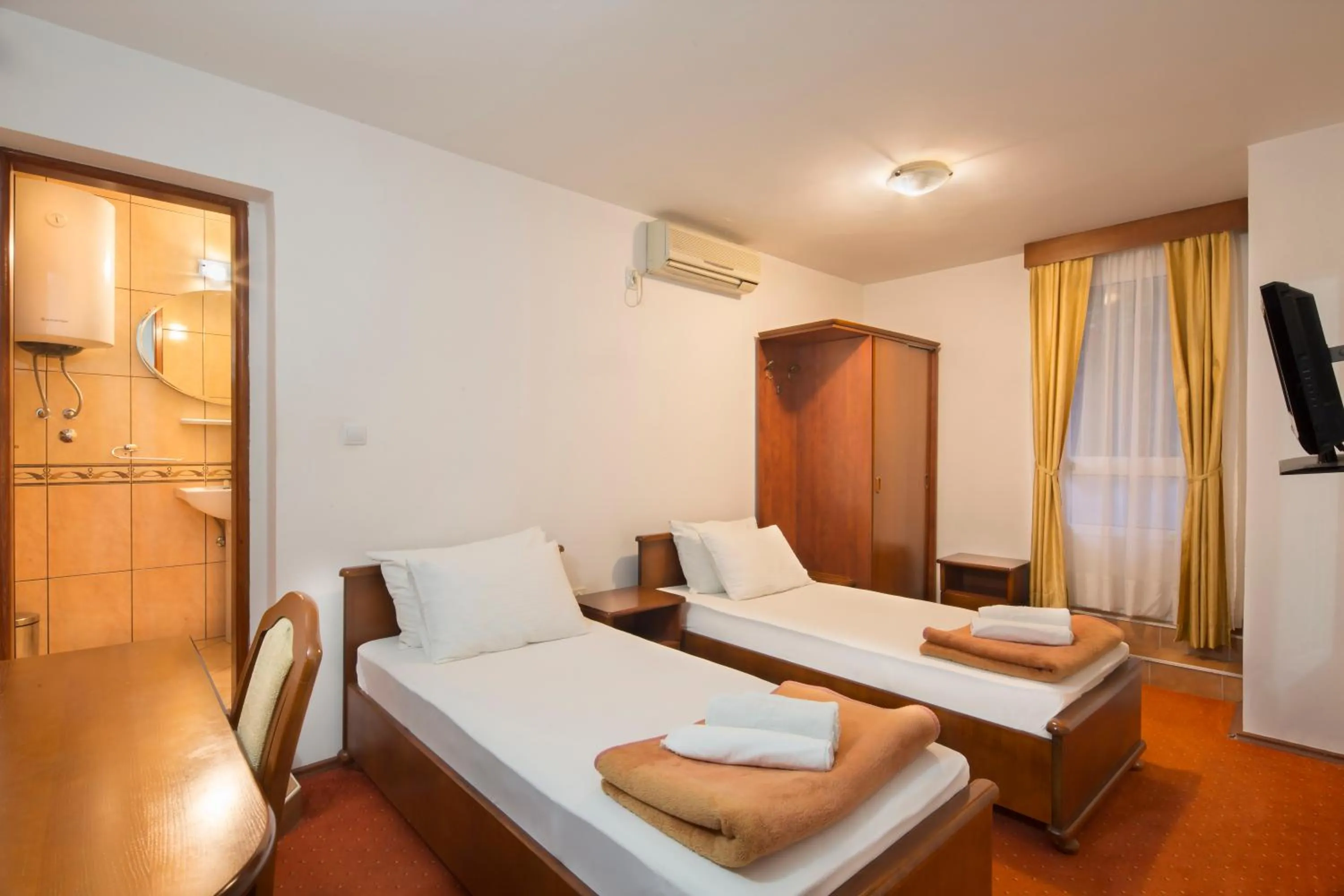 Bed in Villa Ljubanovic