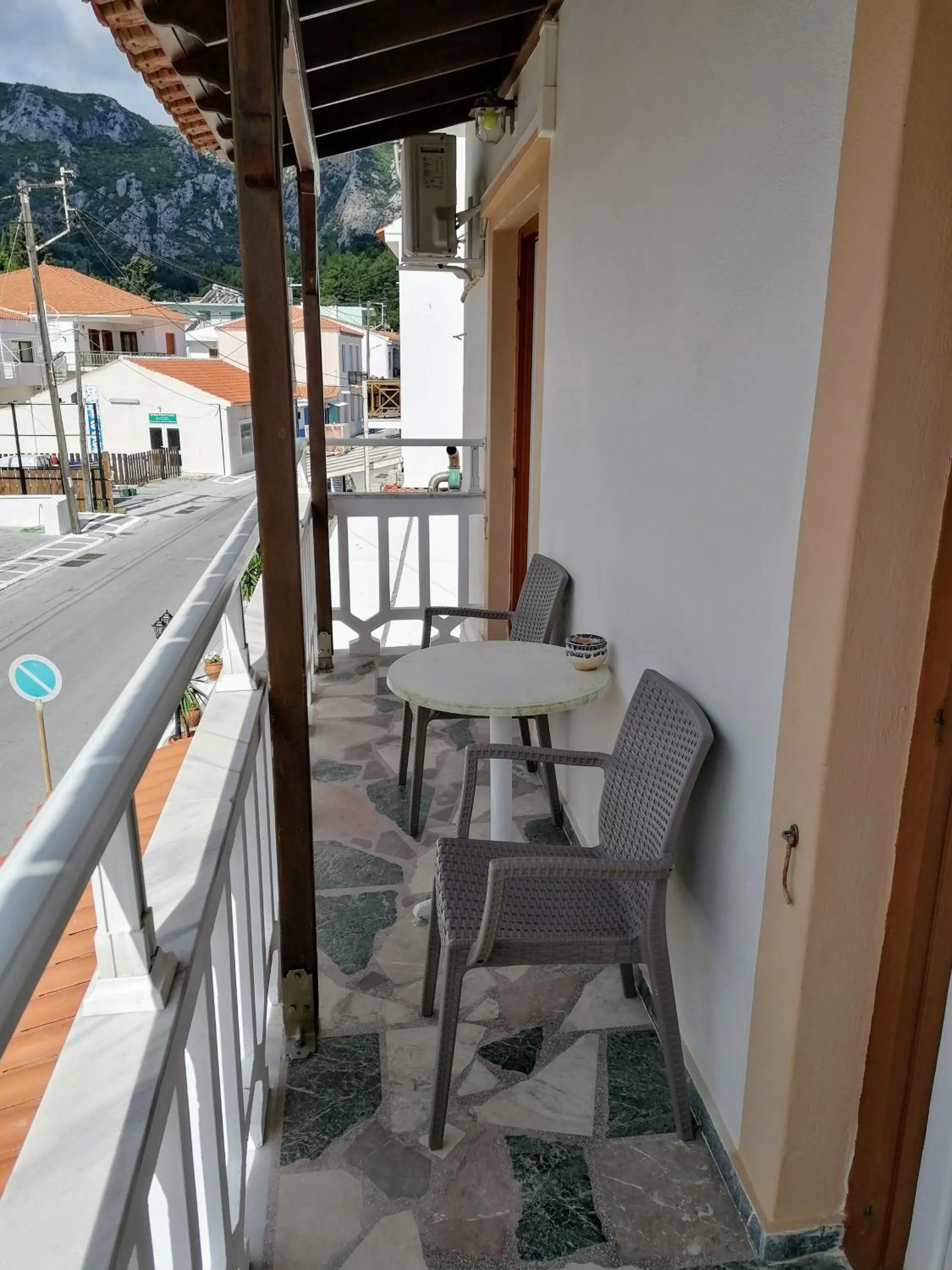 Mountain view in Lefteris Rooms