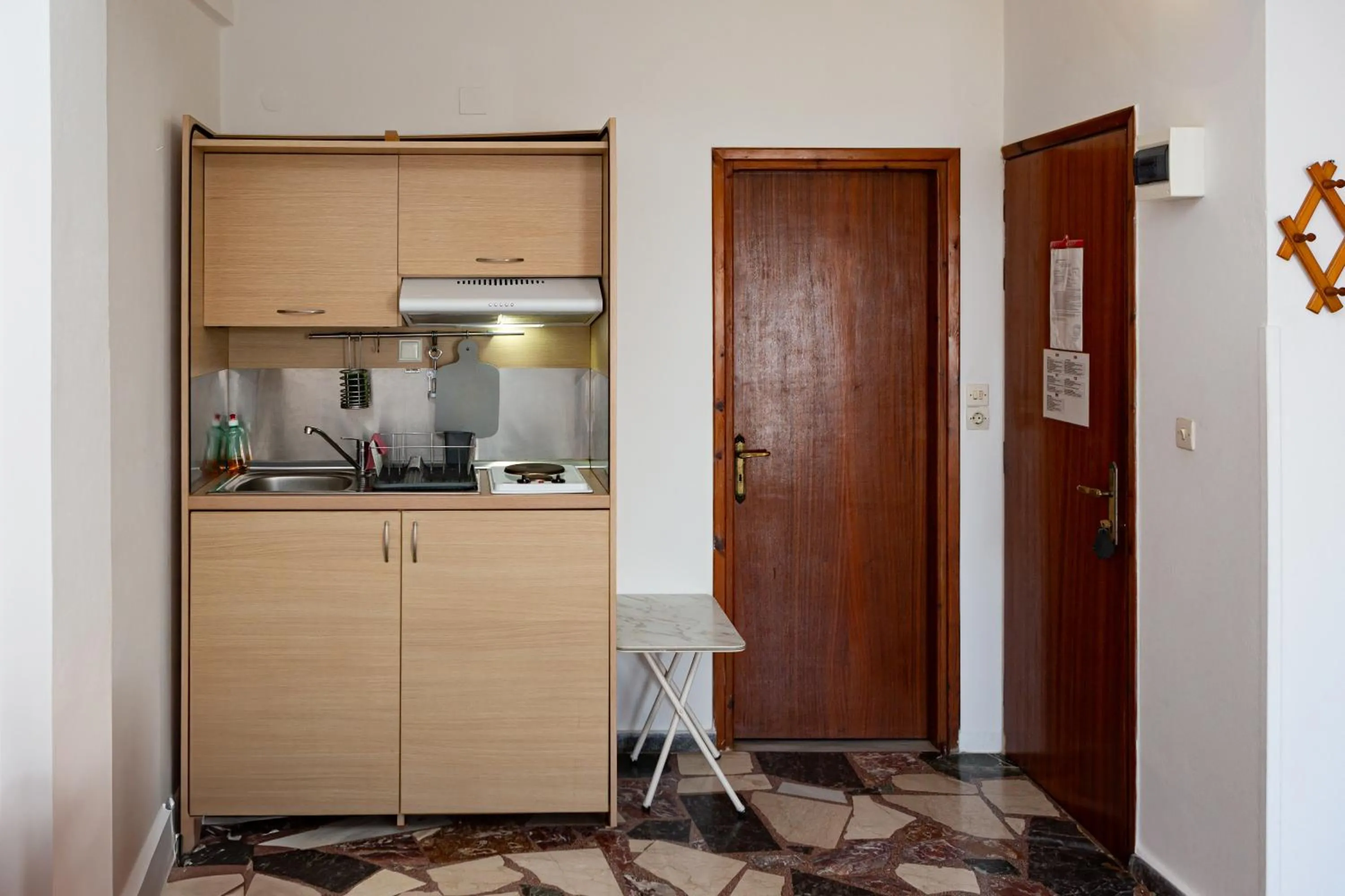 Kitchen or kitchenette in Lefteris Rooms