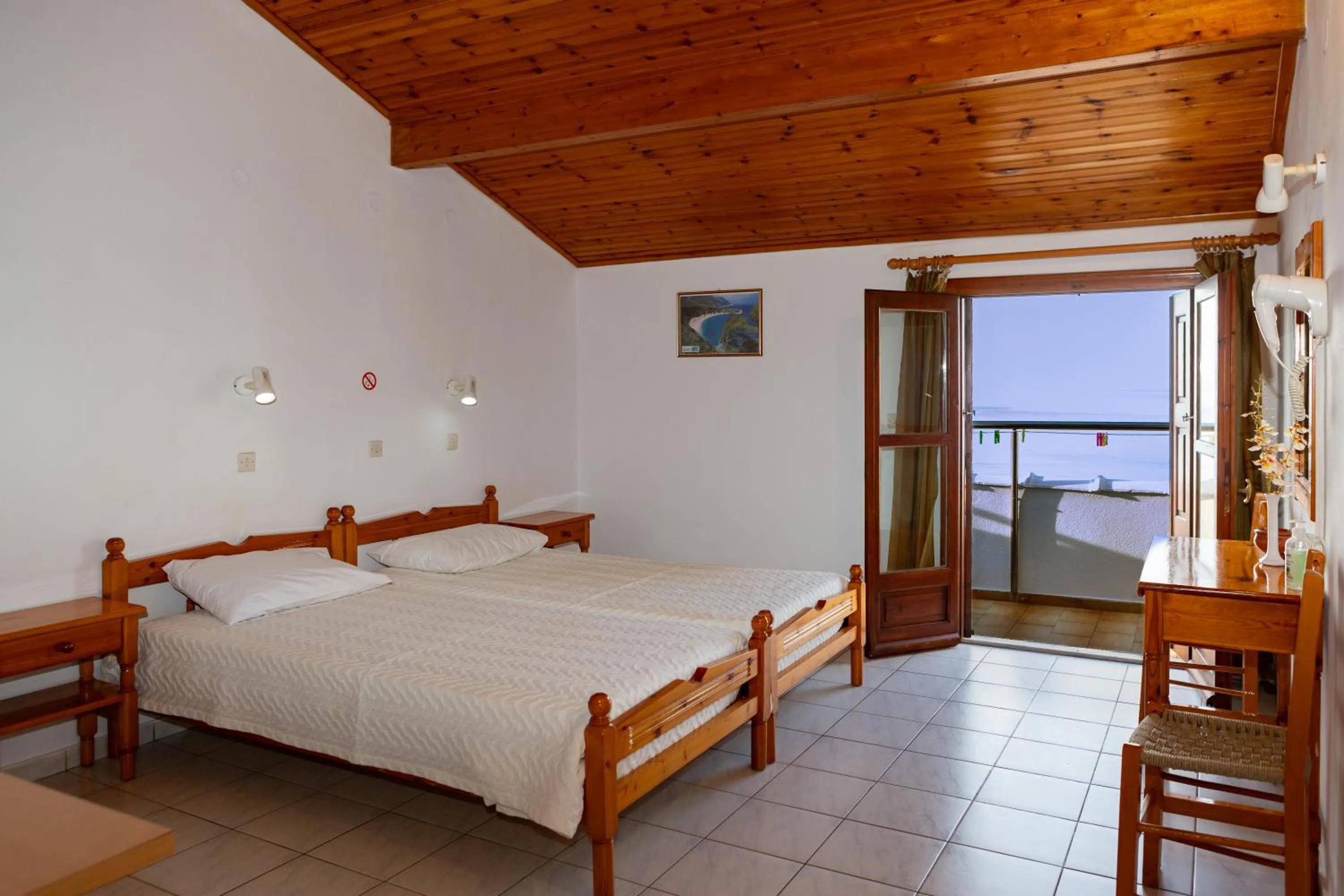 Photo of the whole room, Bed in Lefteris Rooms
