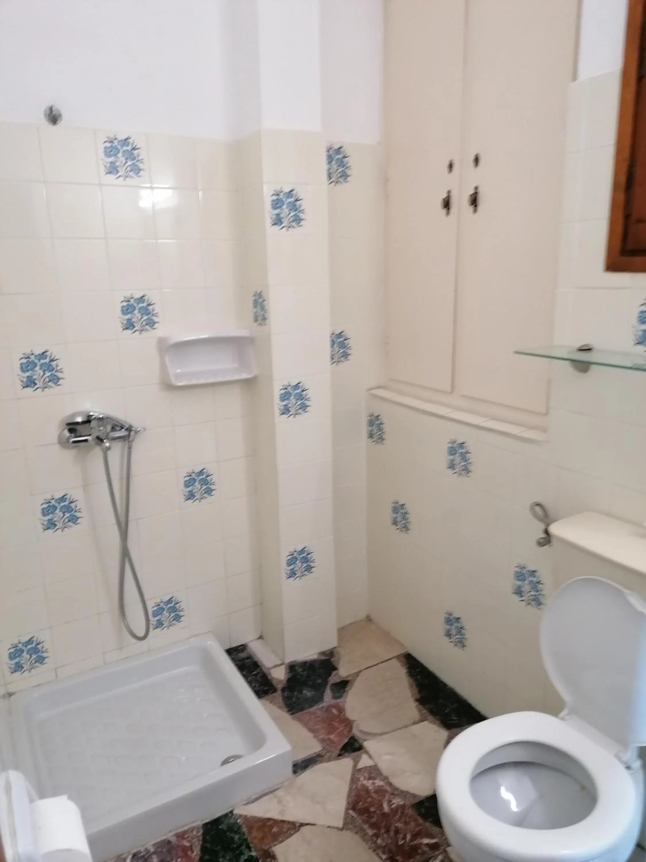 Bathroom in Lefteris Rooms