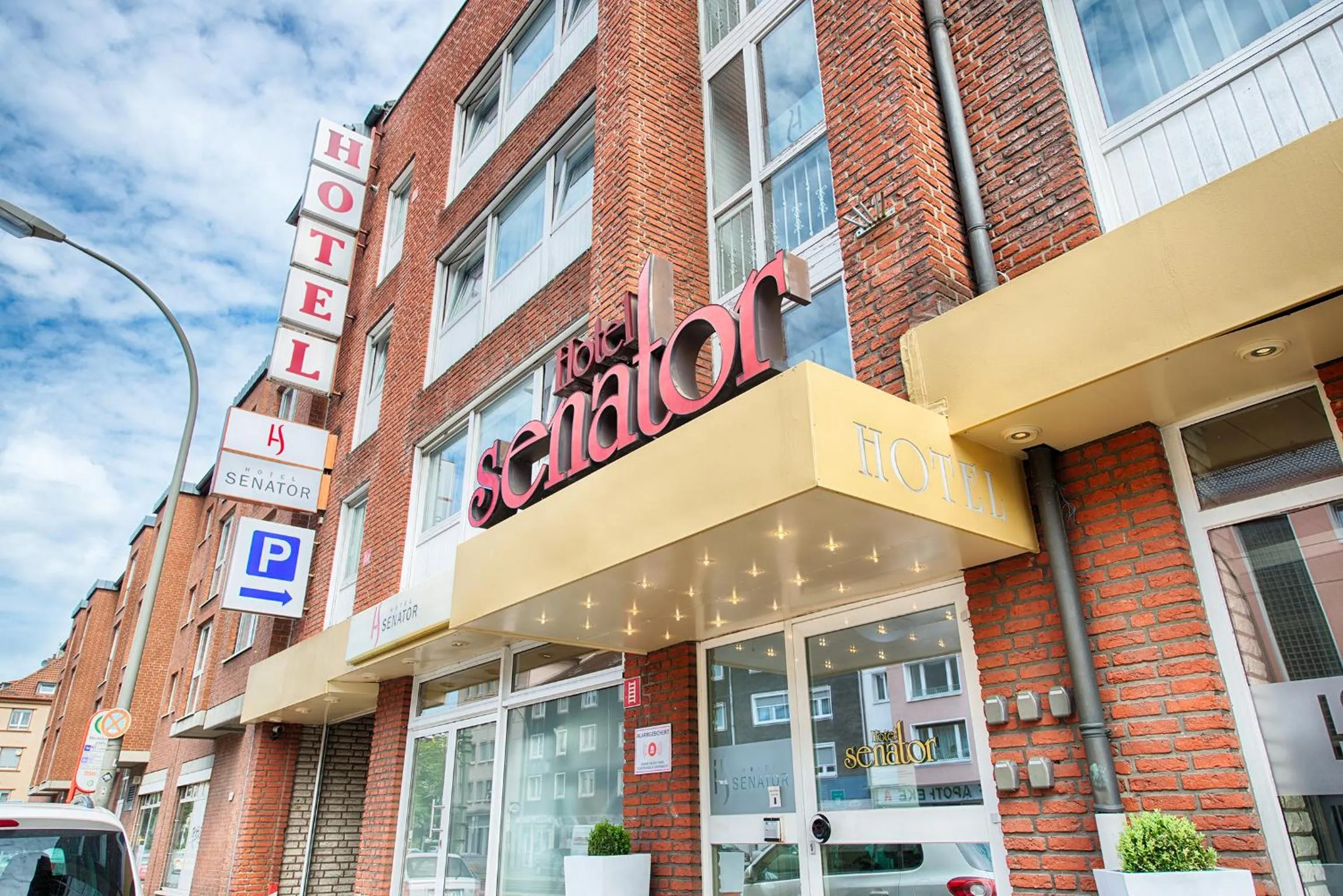 Facade/entrance in Hotel Senator