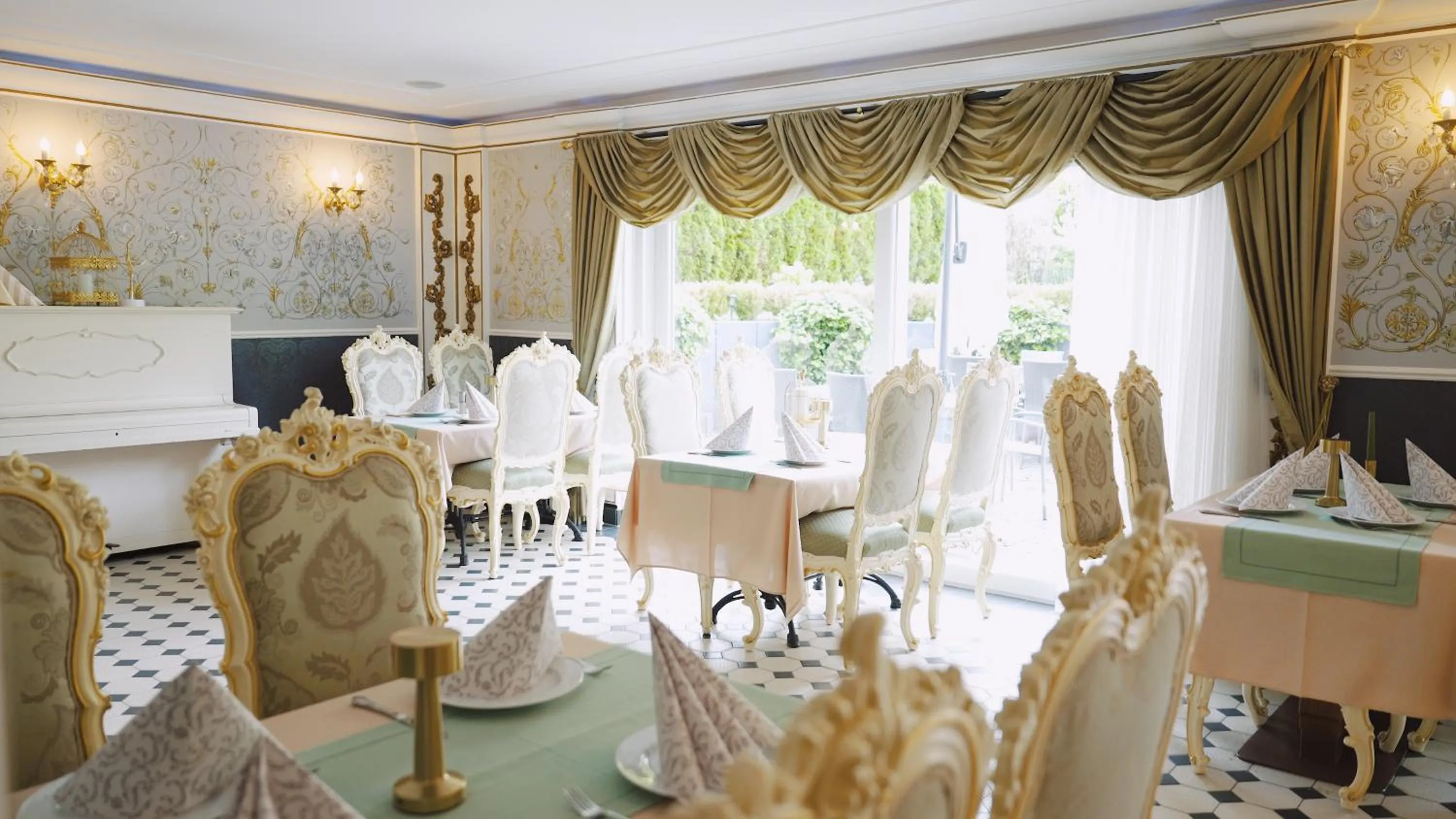 Restaurant/places to eat in Hotel Monet - Das Kunsthotel an der Lahn