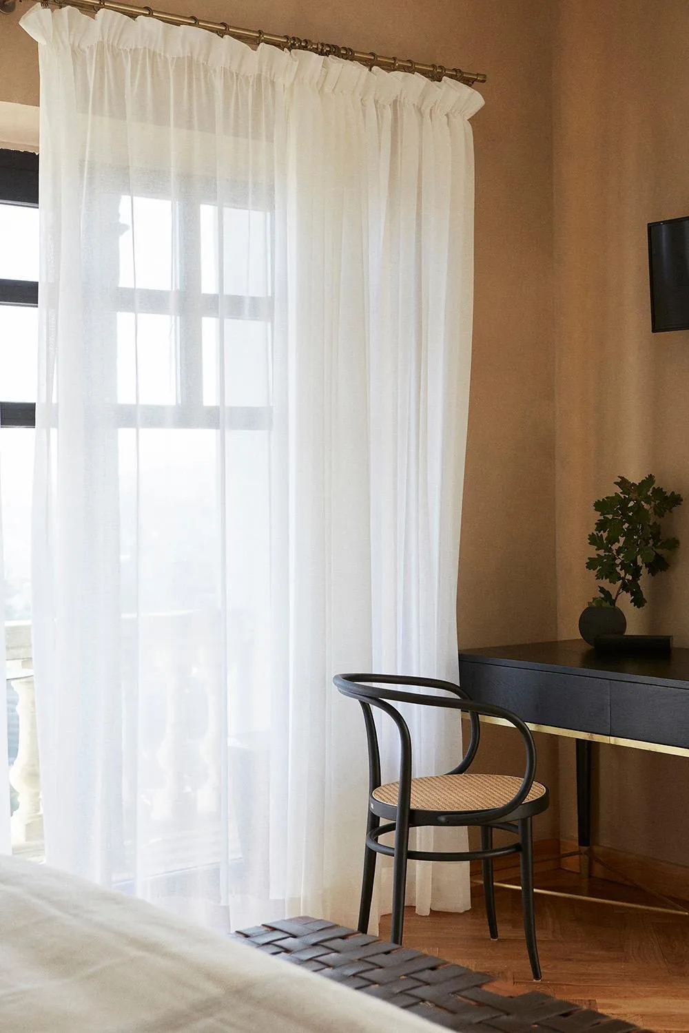 Lake view in Boutique Hotel Mendi Argia