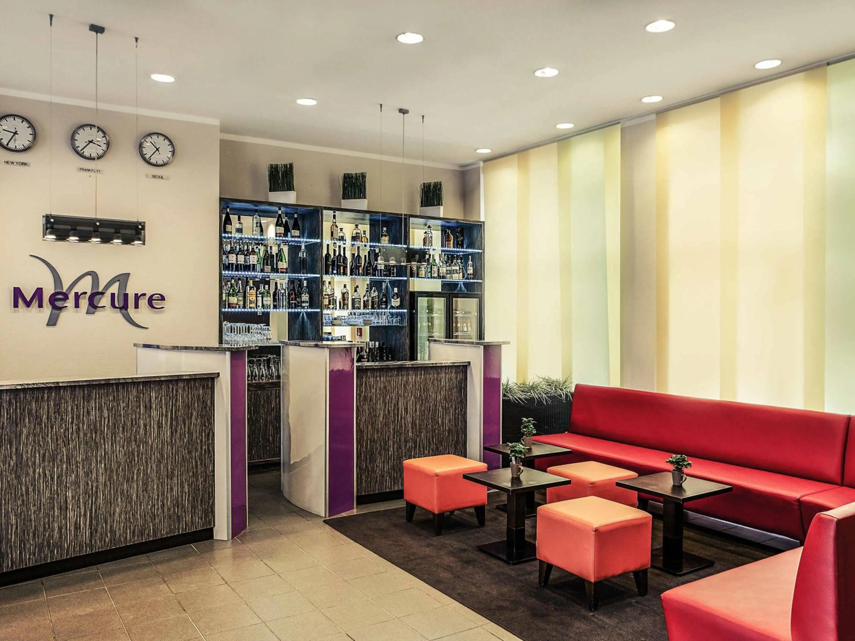 Lounge or bar in Mercure Frankfurt City Messe