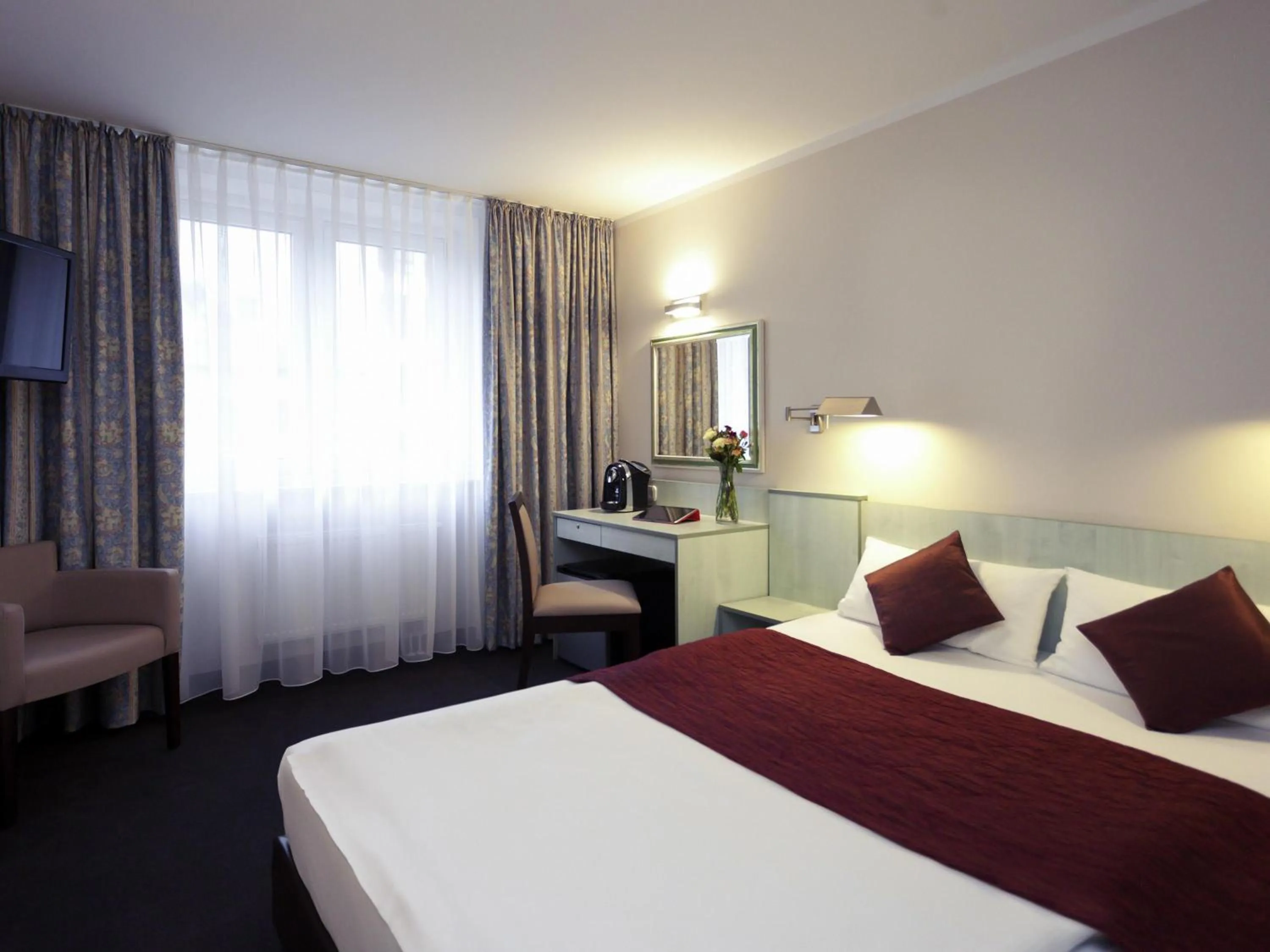 Bedroom, Bed in Mercure Frankfurt City Messe