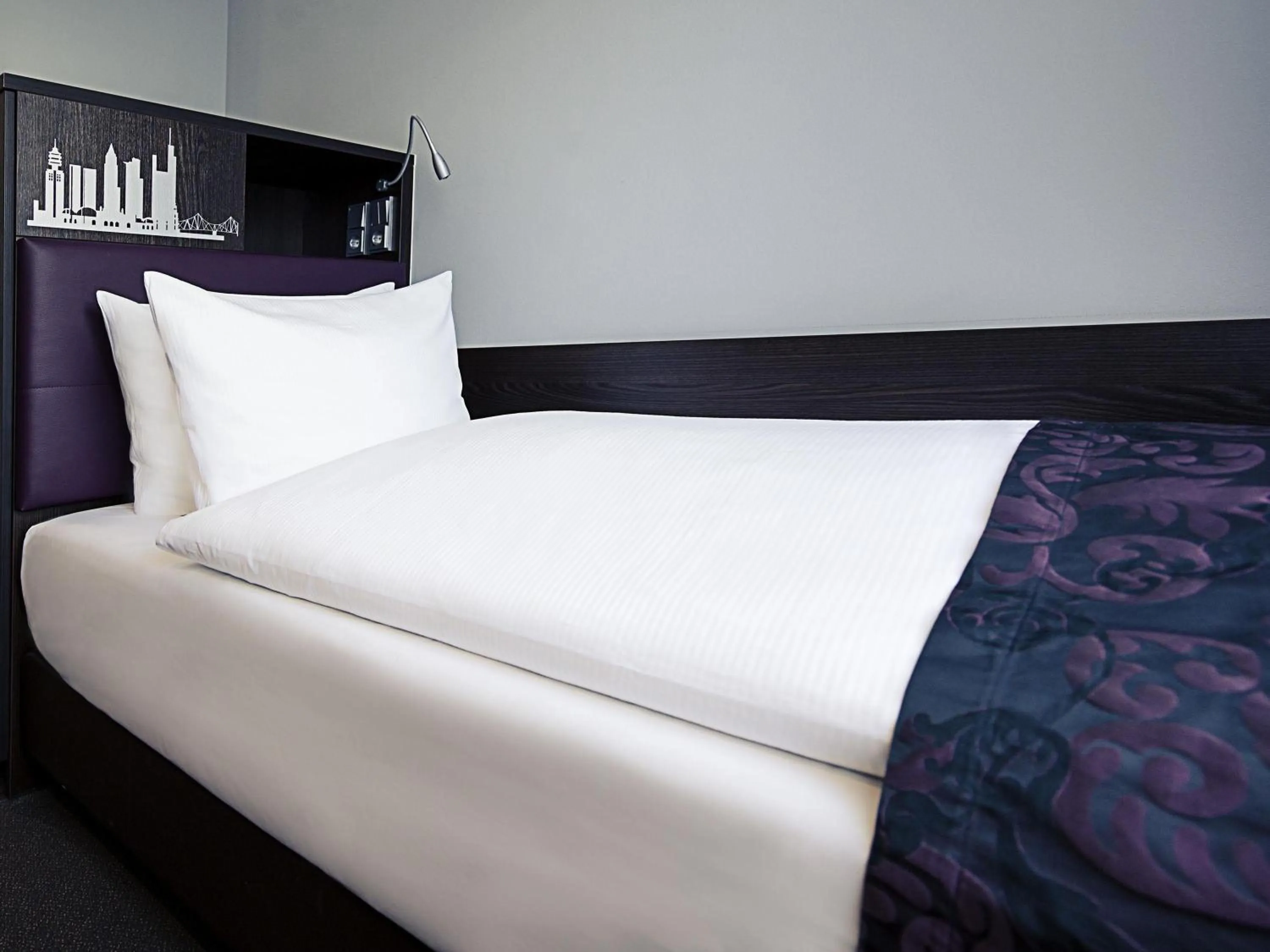 Bedroom, Bed in Mercure Frankfurt City Messe