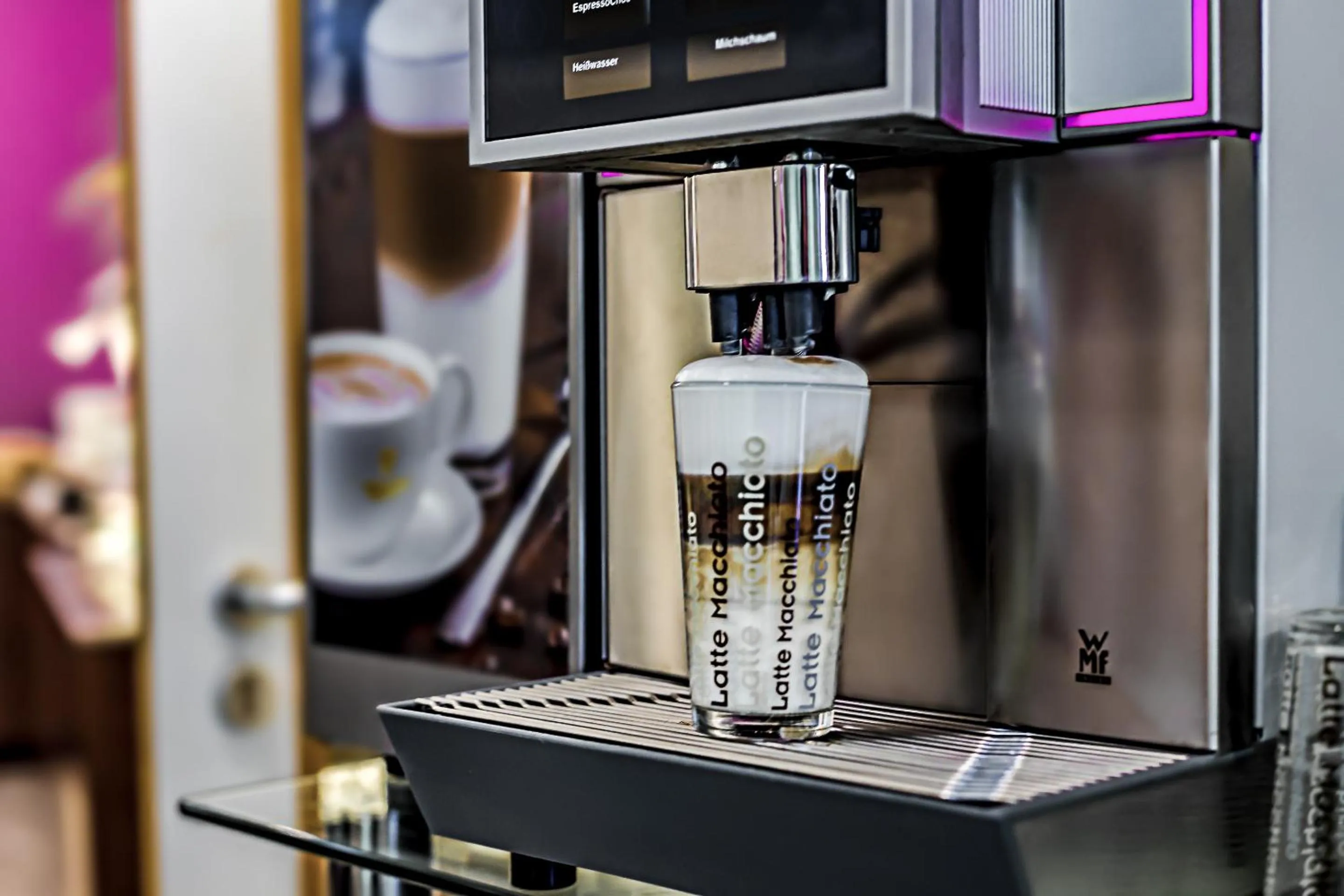 Restaurant/places to eat in Mercure Frankfurt City Messe