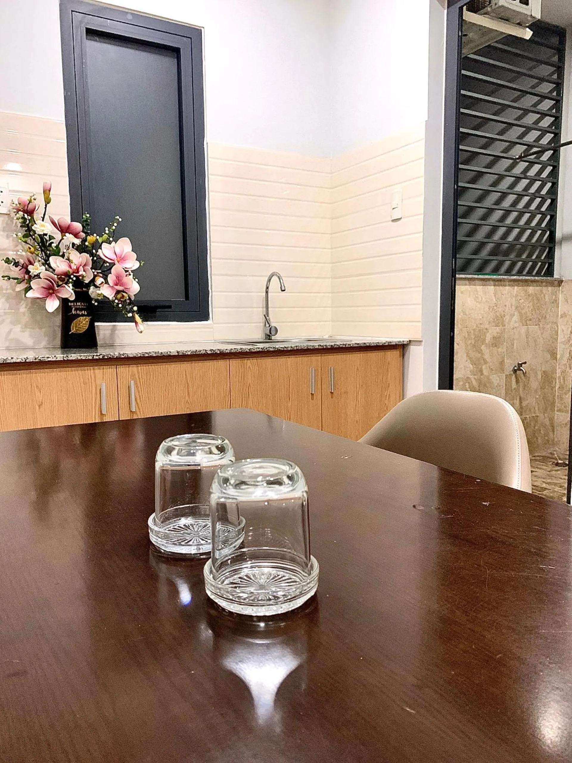 Drinks in The Lumiere near Tan Son Nhat Airport