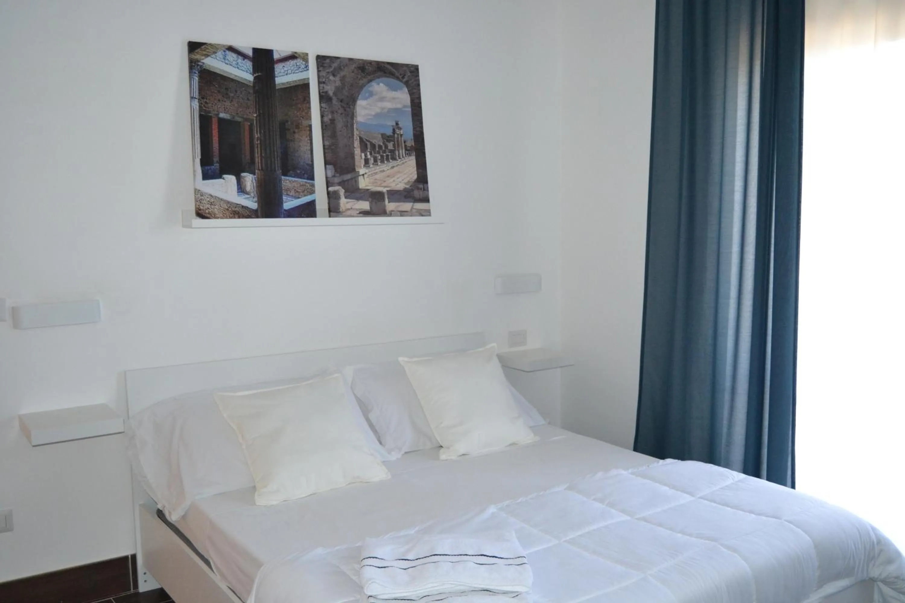 Bed in Gio House Pompei