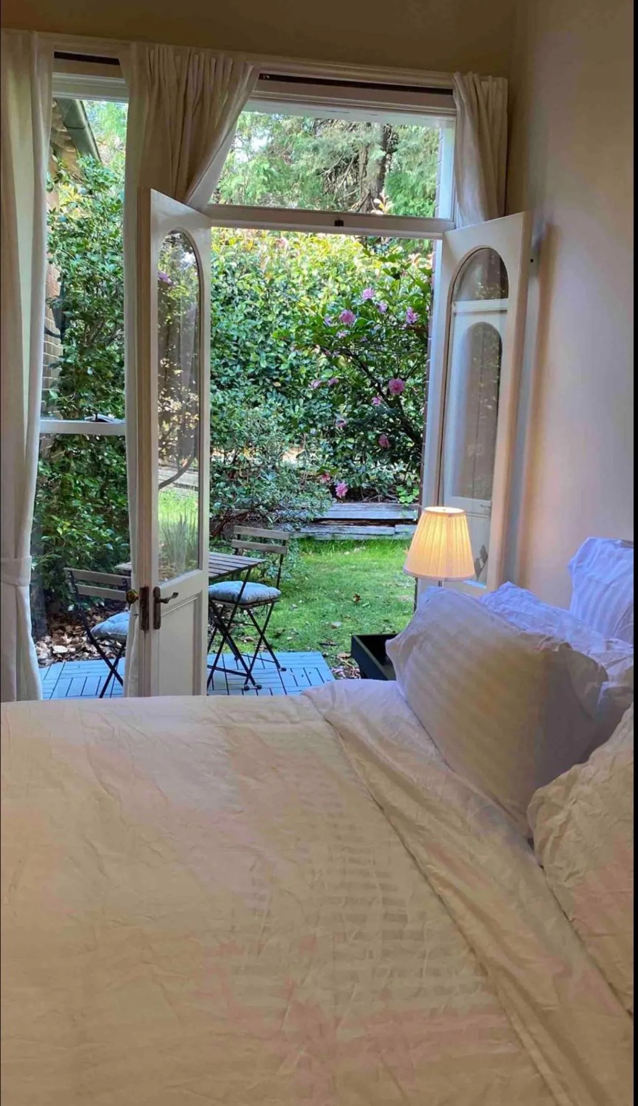King Room with Garden View in Rowan Brae Historic Guesthouse