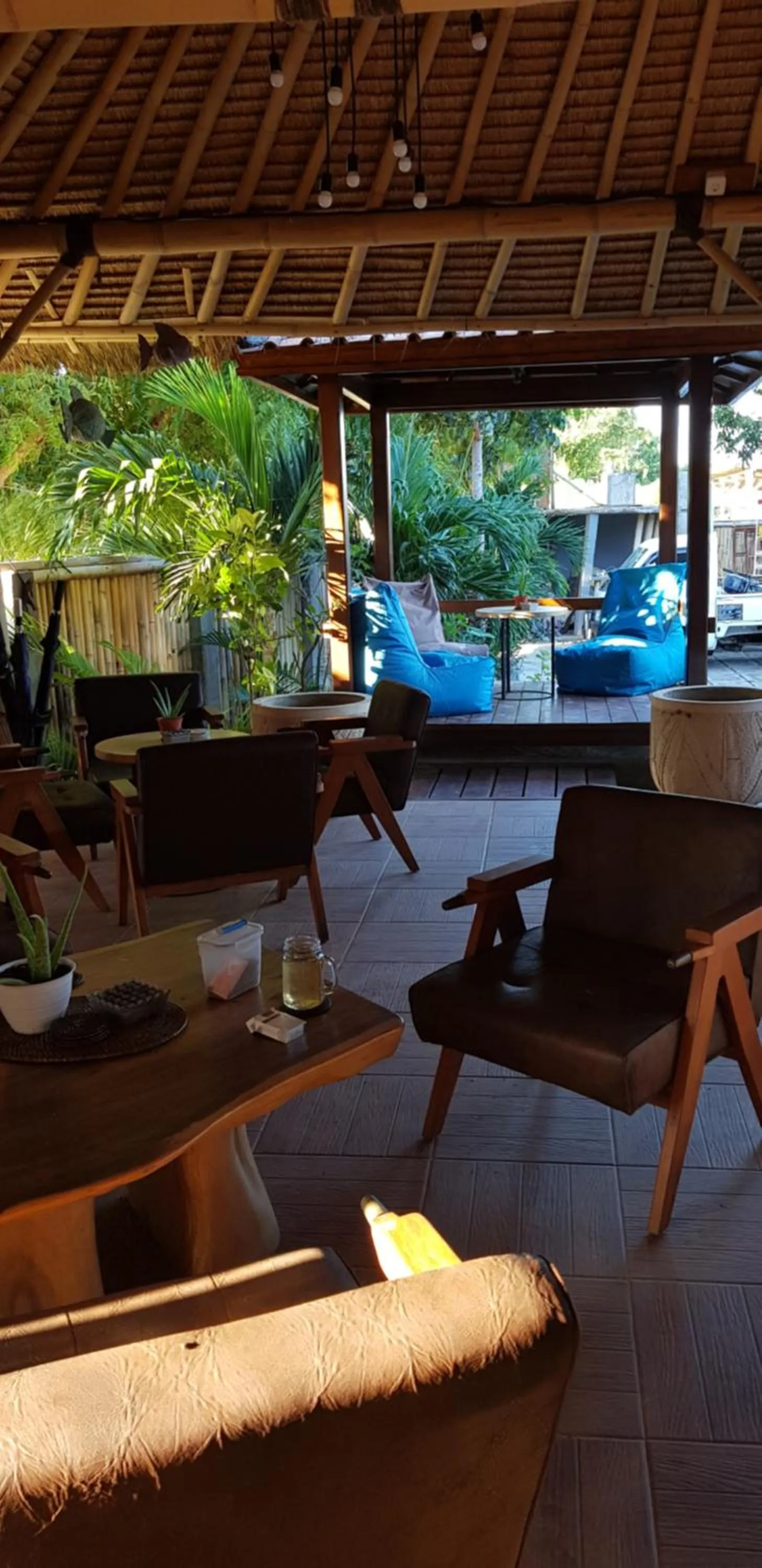 Restaurant/places to eat in Ombak Resort at Ekas , a luxury surf and kite destination, Close to Inside Ekas beach