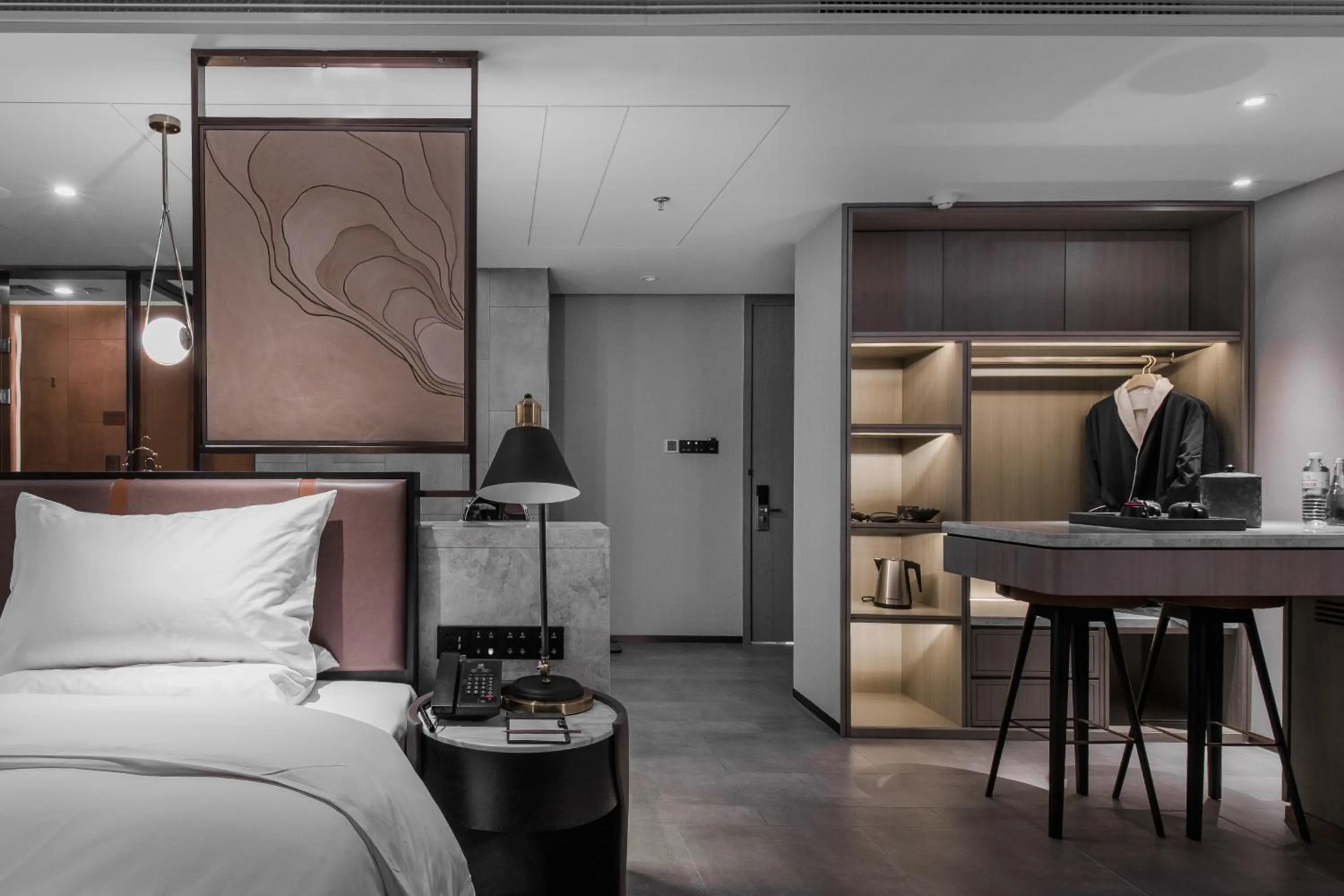 wardrobe, Bed in Qingdao Treasure Hotel