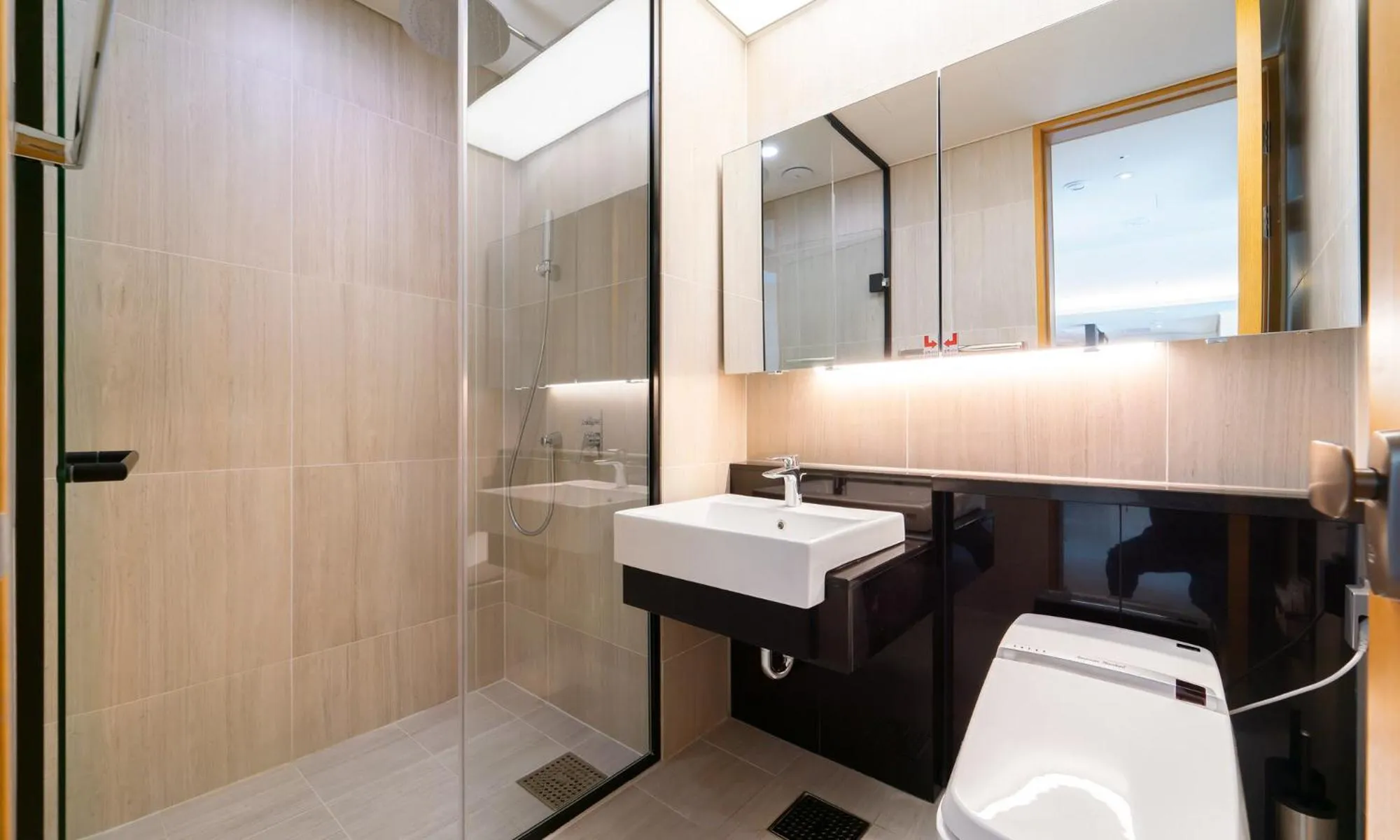 Shower in Grand Lct Residence