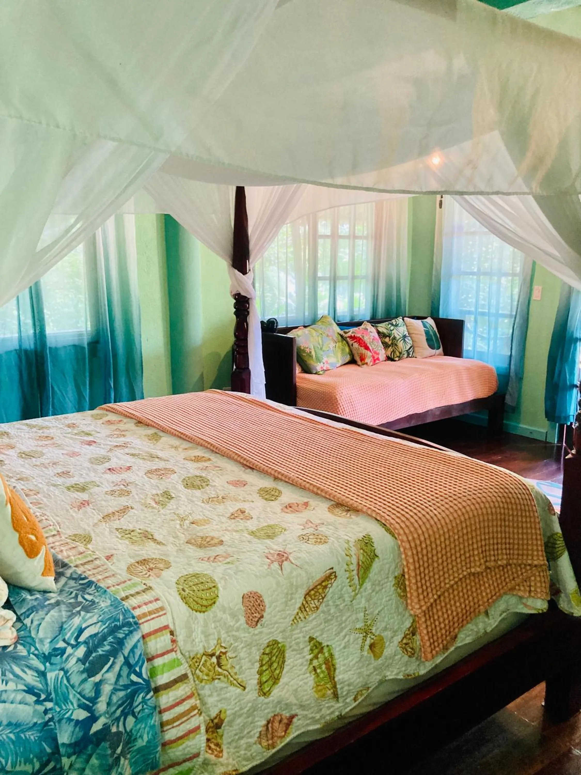Dolphin Bay Hideaway