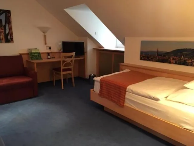 Bed in Park Hotel Post