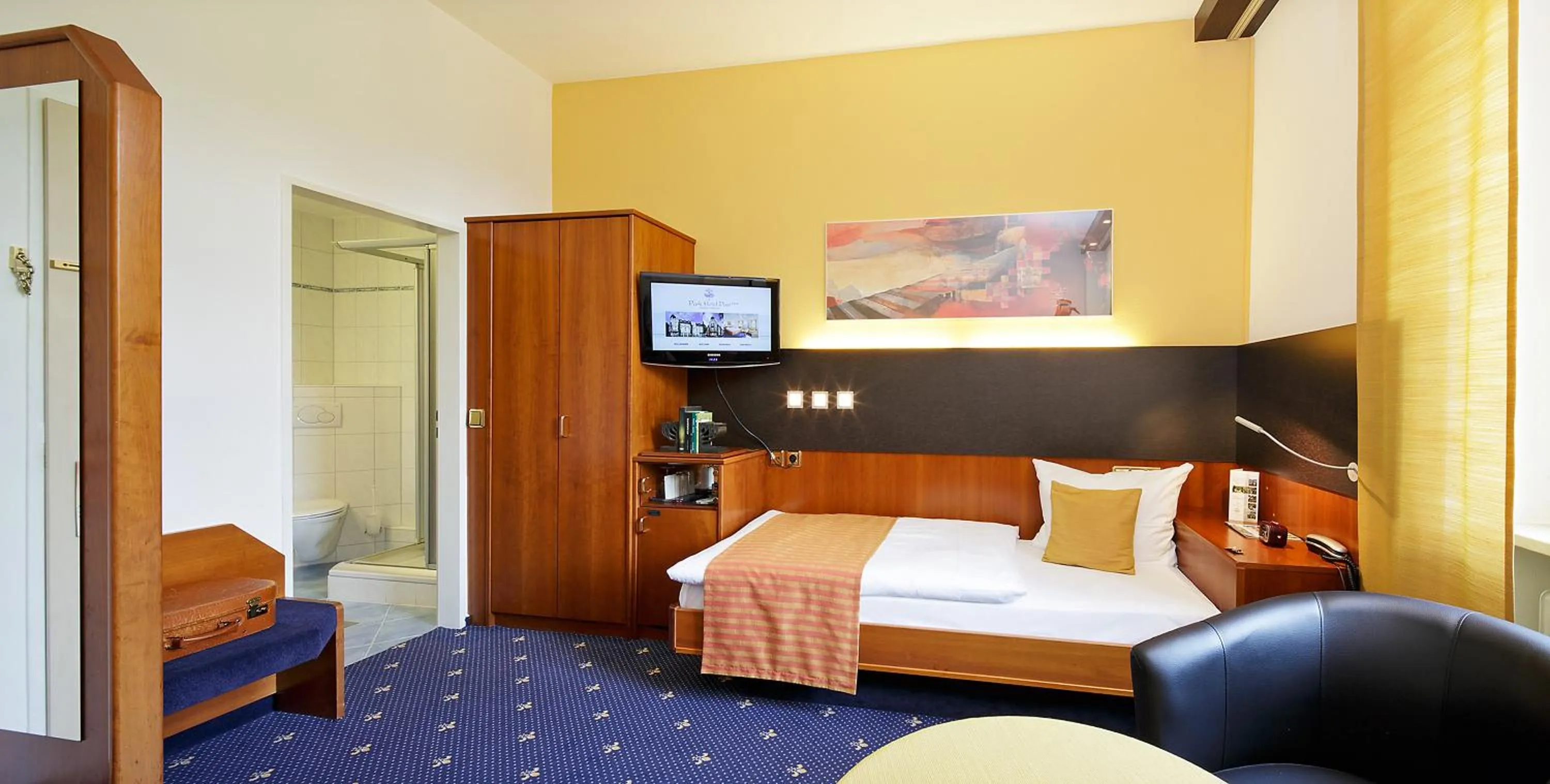 Photo of the whole room, Bed in Park Hotel Post