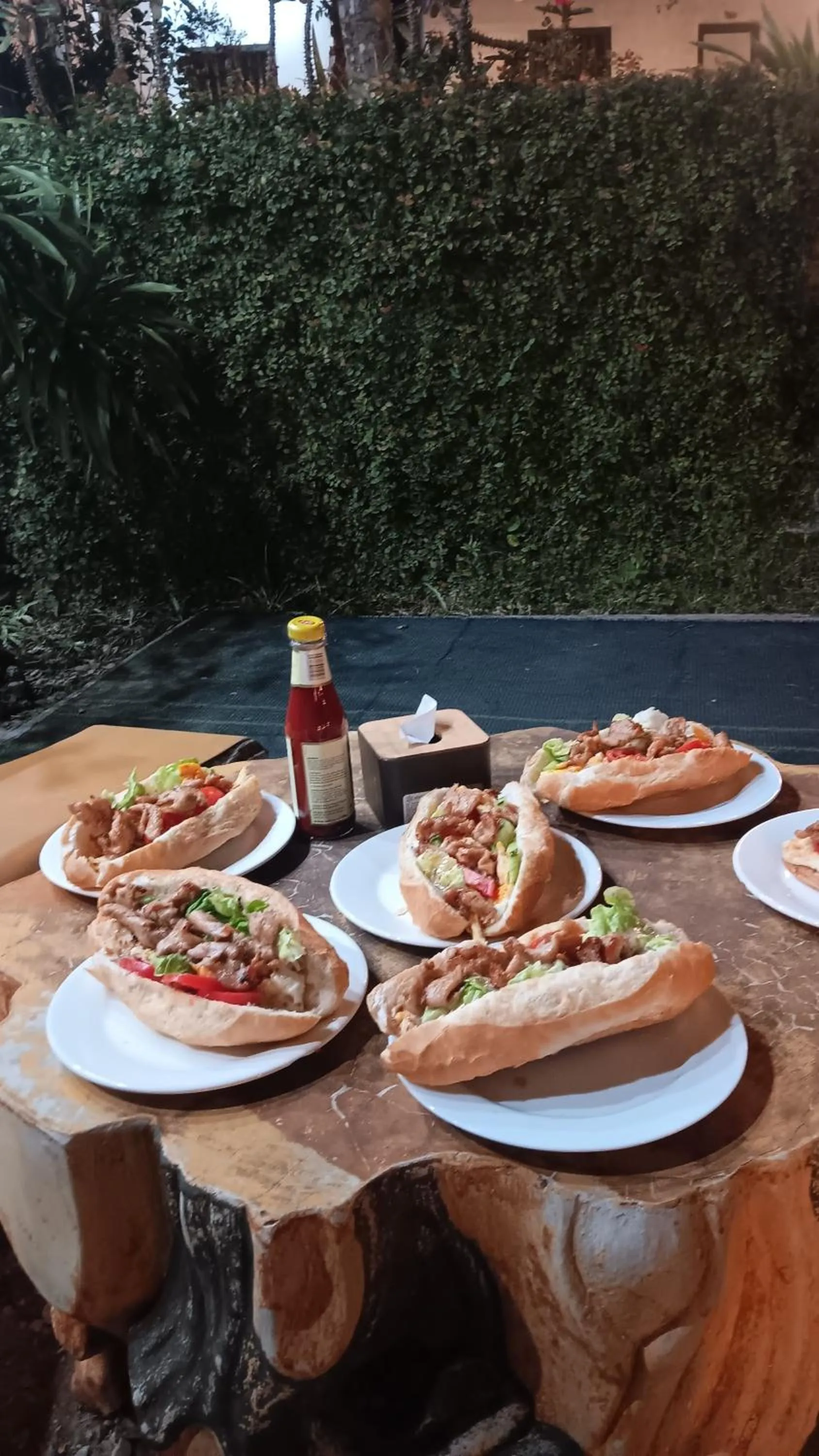 Food and drinks in Tran Chau Garden Home