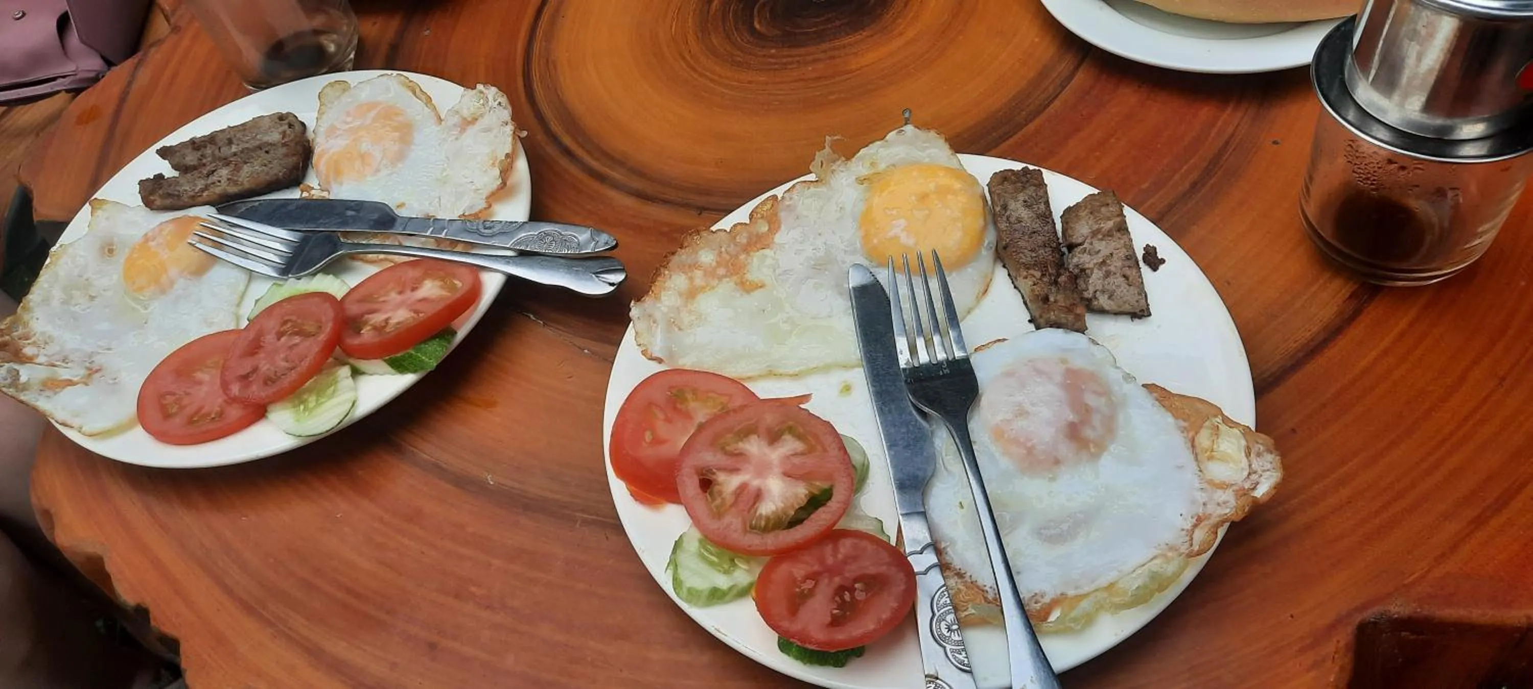 Breakfast in Tran Chau Garden Home