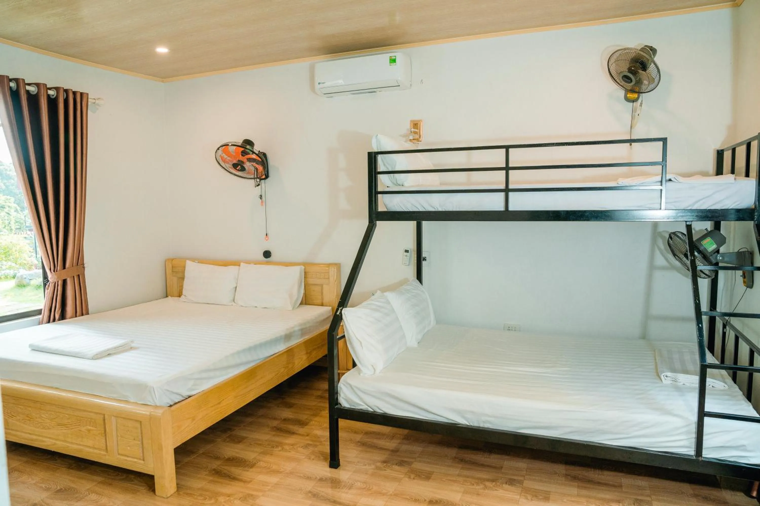 Bed in Tran Chau Garden Home