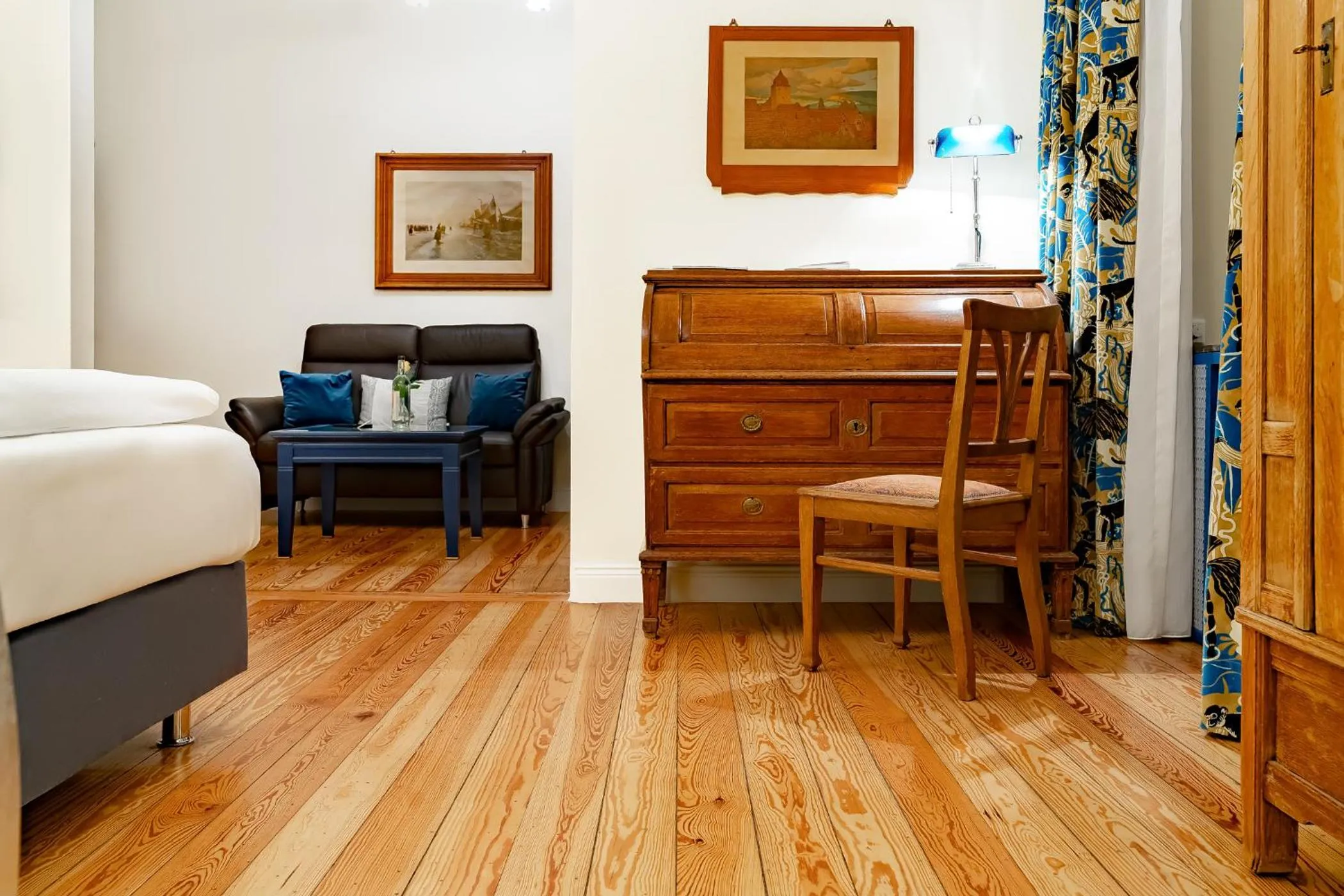 Photo of the whole room, Bed in Romantik Jugendstilhotel Bellevue