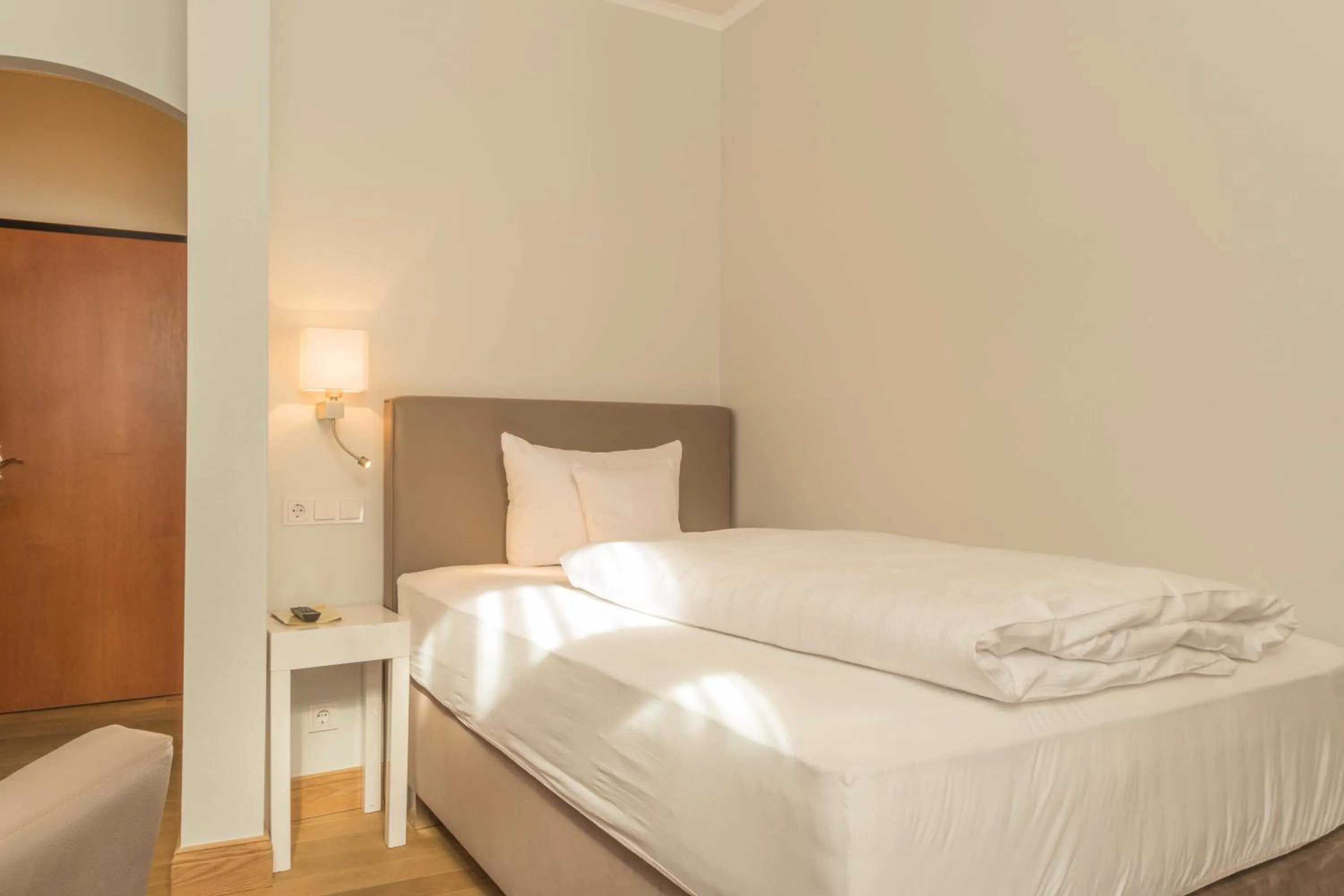 Photo of the whole room, Bed in Romantik Jugendstilhotel Bellevue