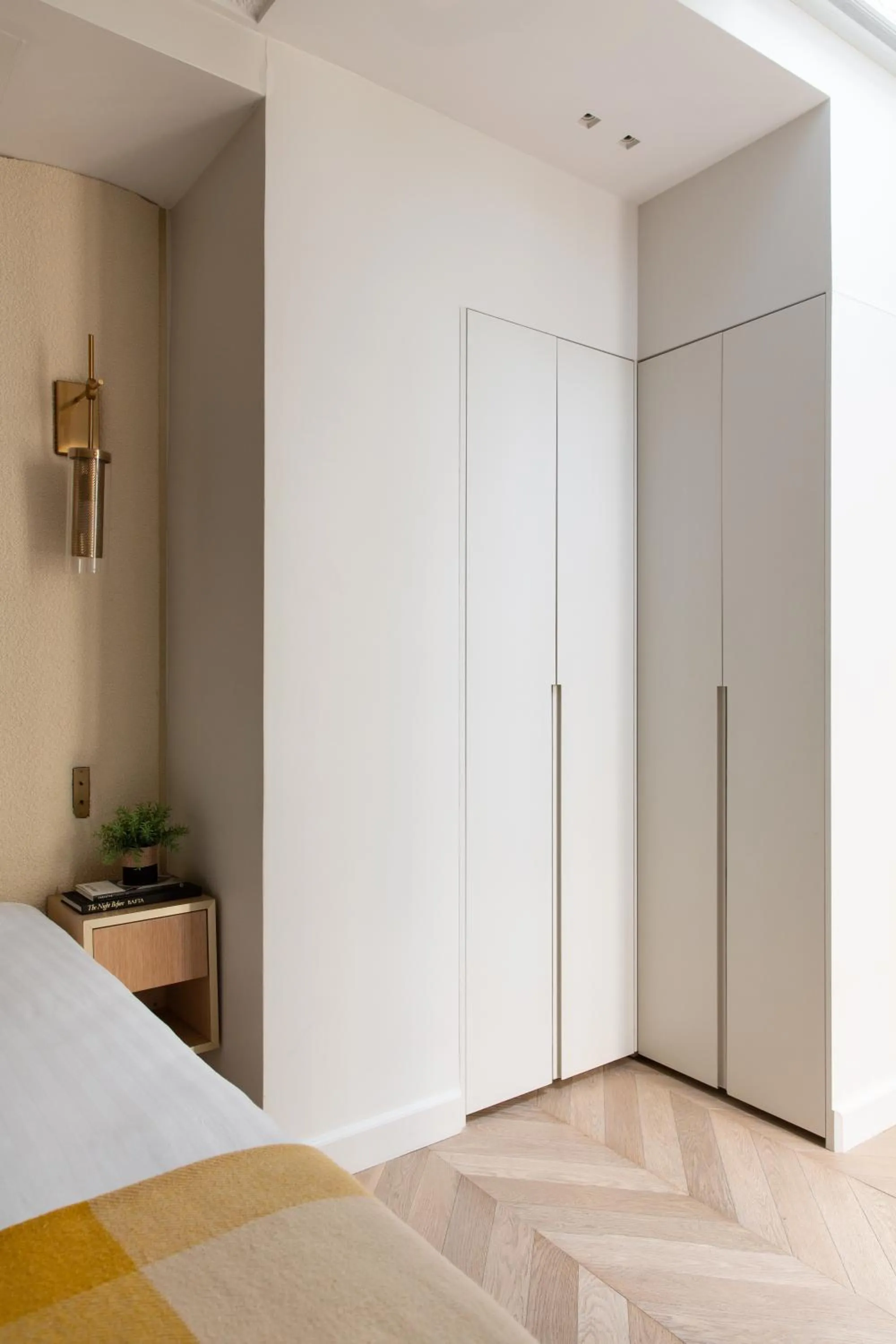 Bedroom, Bed in HIGHSTAY - Luxury Serviced Apartments - Tuileries Garden