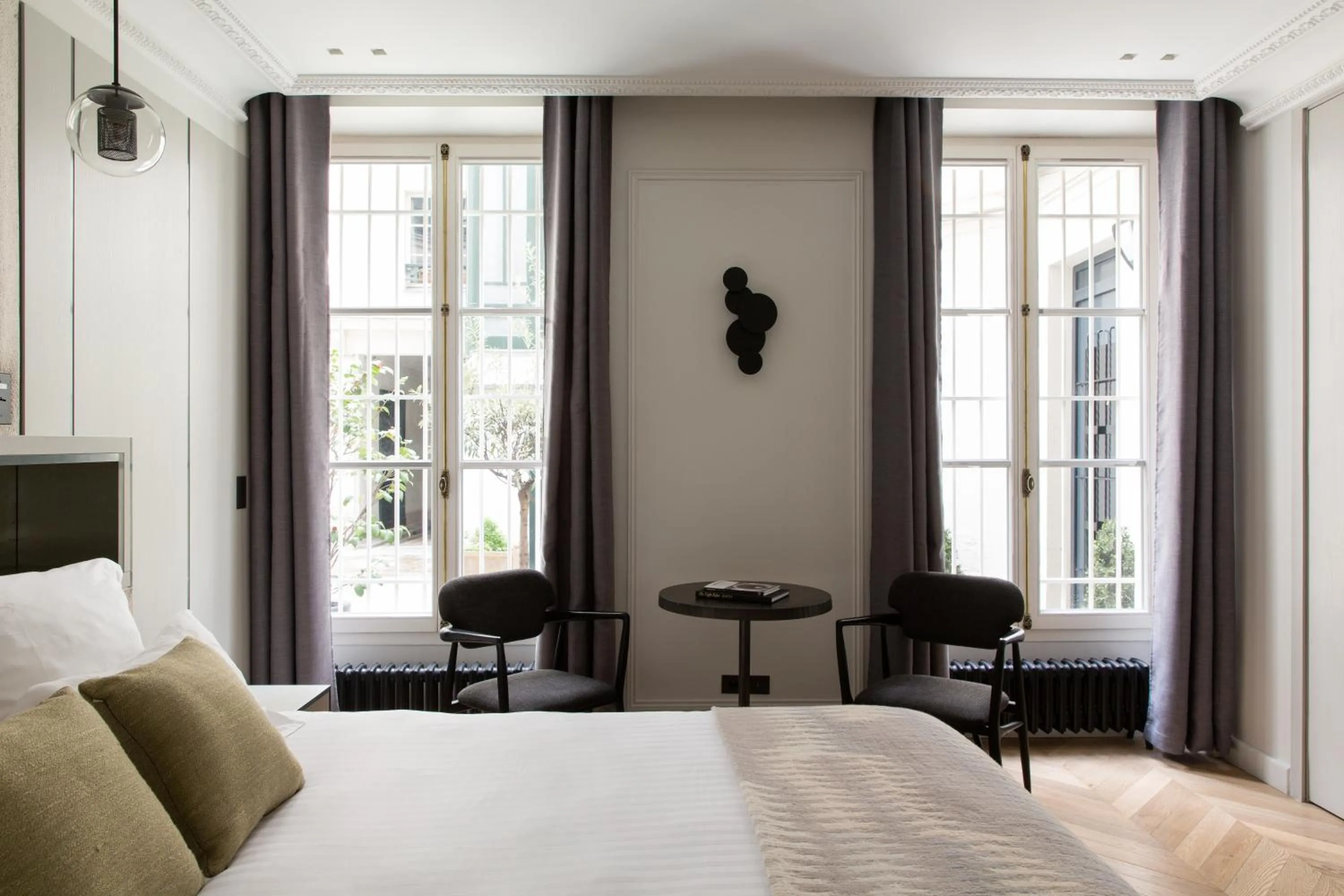 Bed in HIGHSTAY - Luxury Serviced Apartments - Tuileries Garden