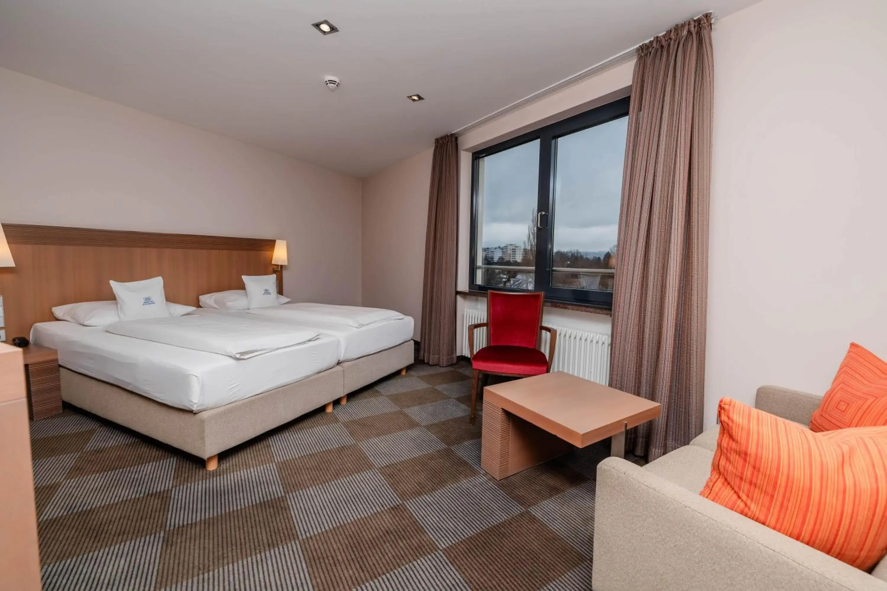 Family Room with Garden View - single occupancy in Parkhotel St.Leonhard Family Room with Garden View - single occupancy in Parkhotel St.Leonhard