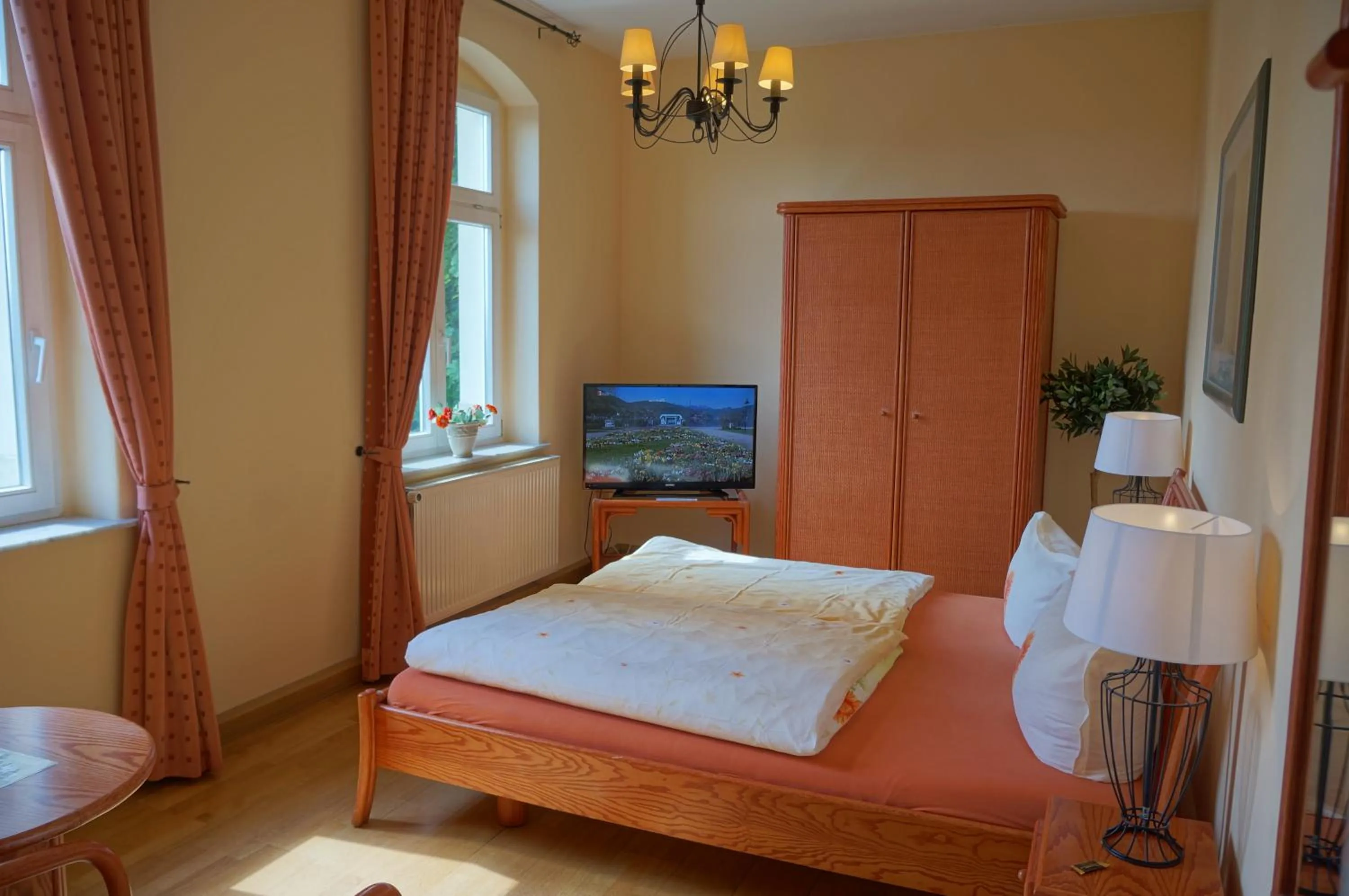 Photo of the whole room, Bed in Hotel-Appartement-Villa Ulenburg