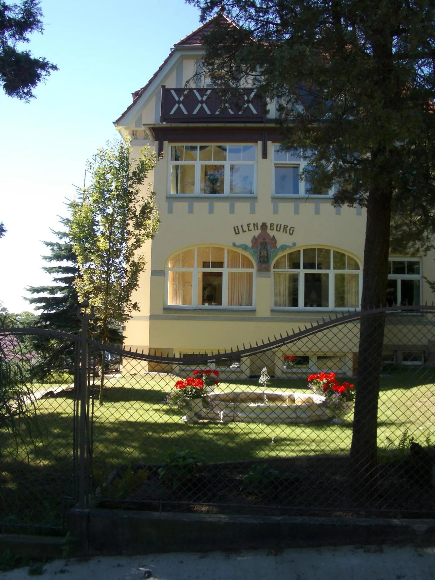 Facade/entrance in Hotel-Appartement-Villa Ulenburg
